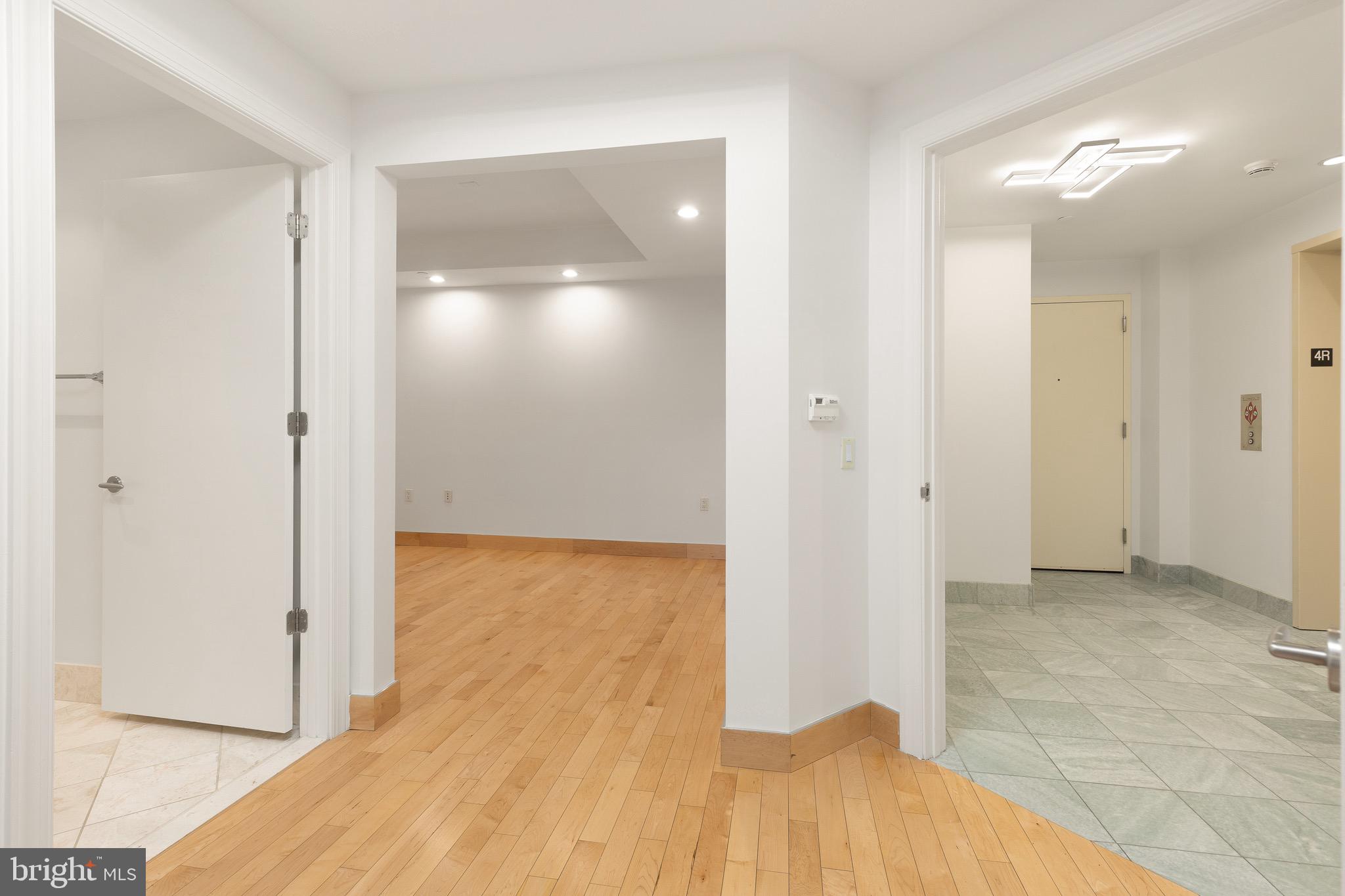 TURNBERRY TOWER - Residential Lease