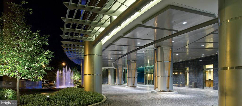 TURNBERRY TOWER - Residential Lease