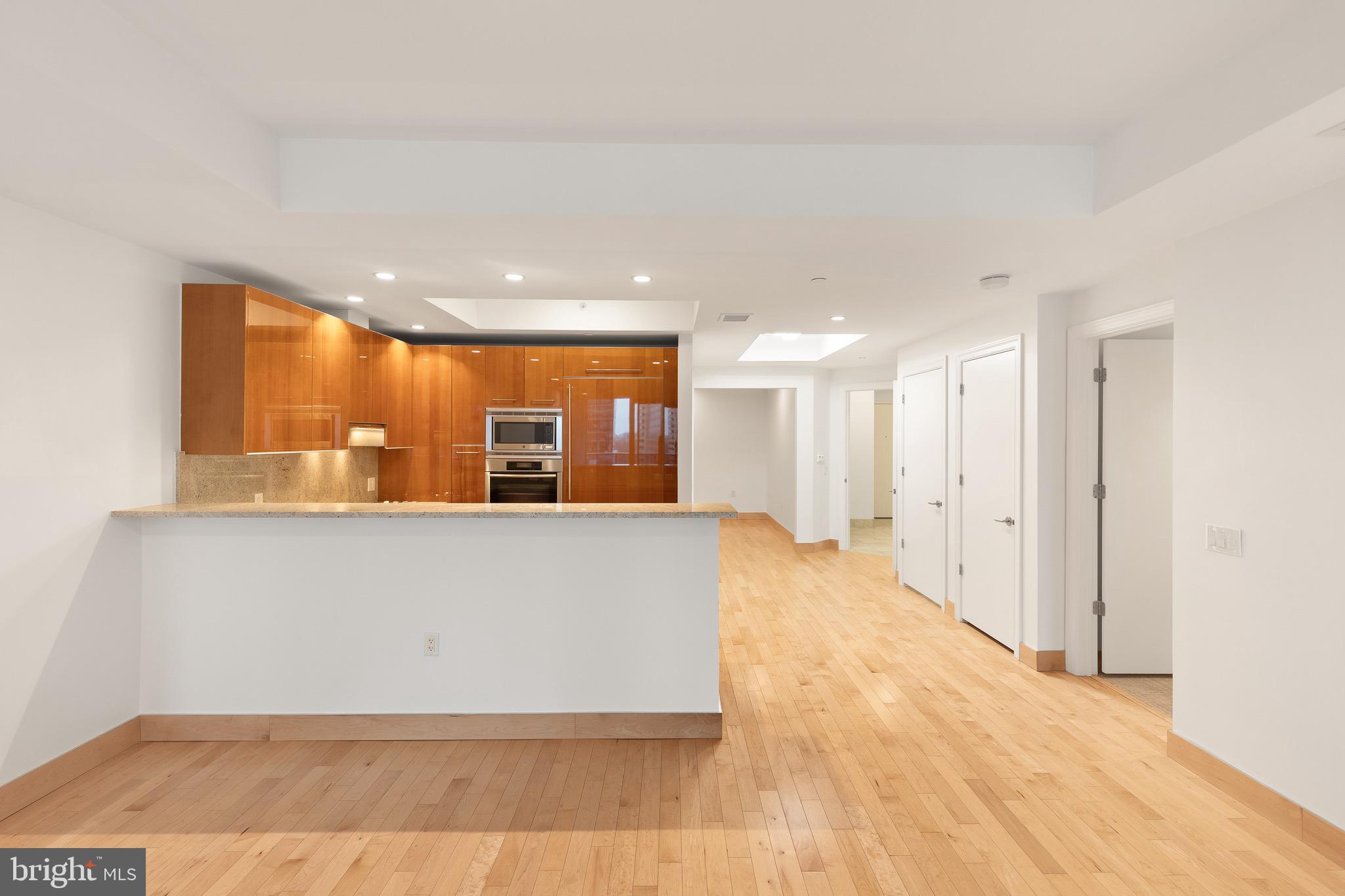 TURNBERRY TOWER - Residential Lease