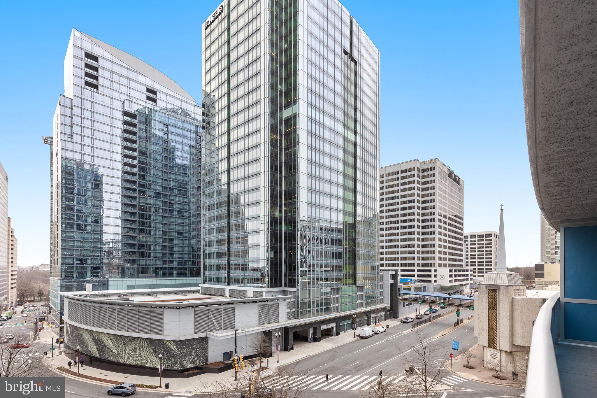 TURNBERRY TOWER - Residential Lease