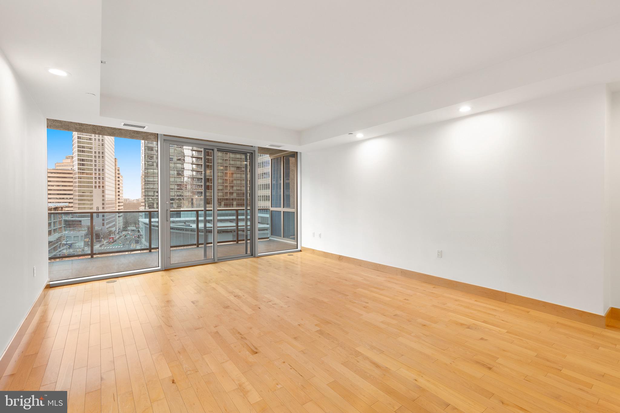 TURNBERRY TOWER - Residential Lease