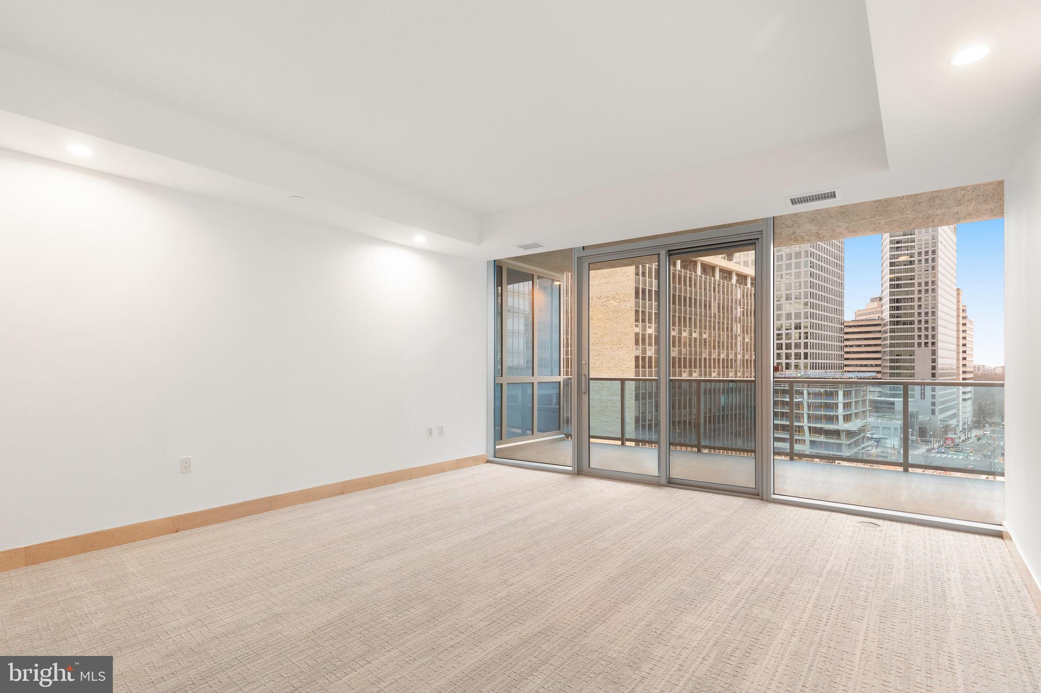 TURNBERRY TOWER - Residential Lease