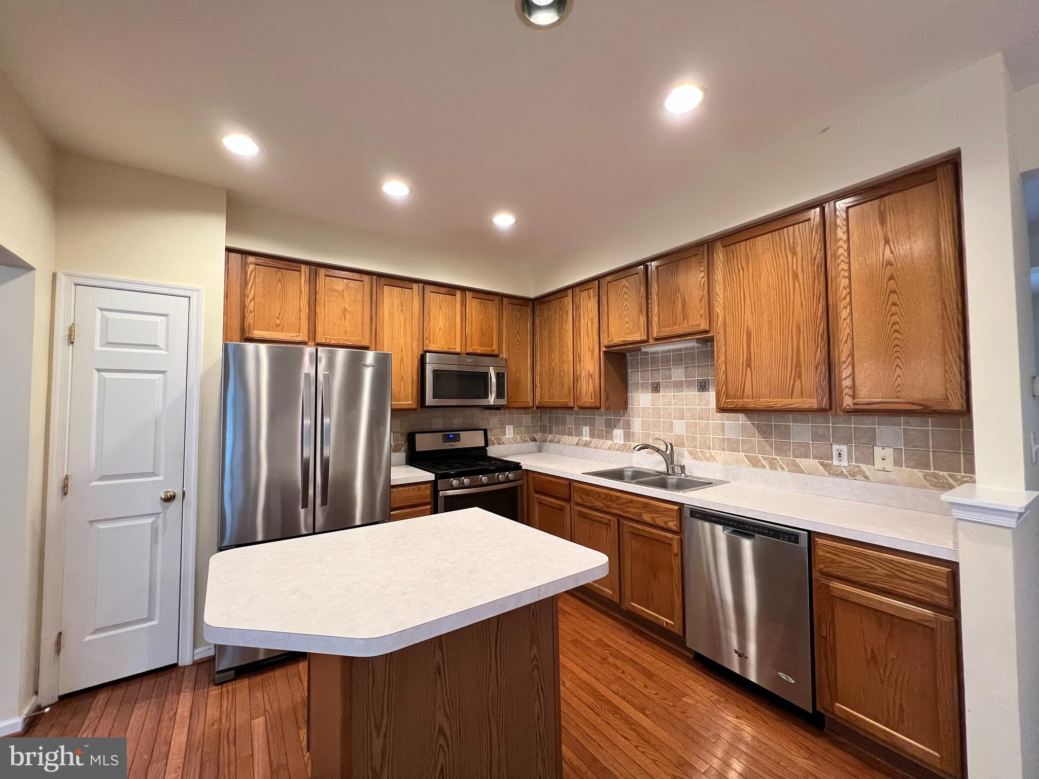 BRAEMAR/VILLAGES AT SAYBROOKE - Residential Lease