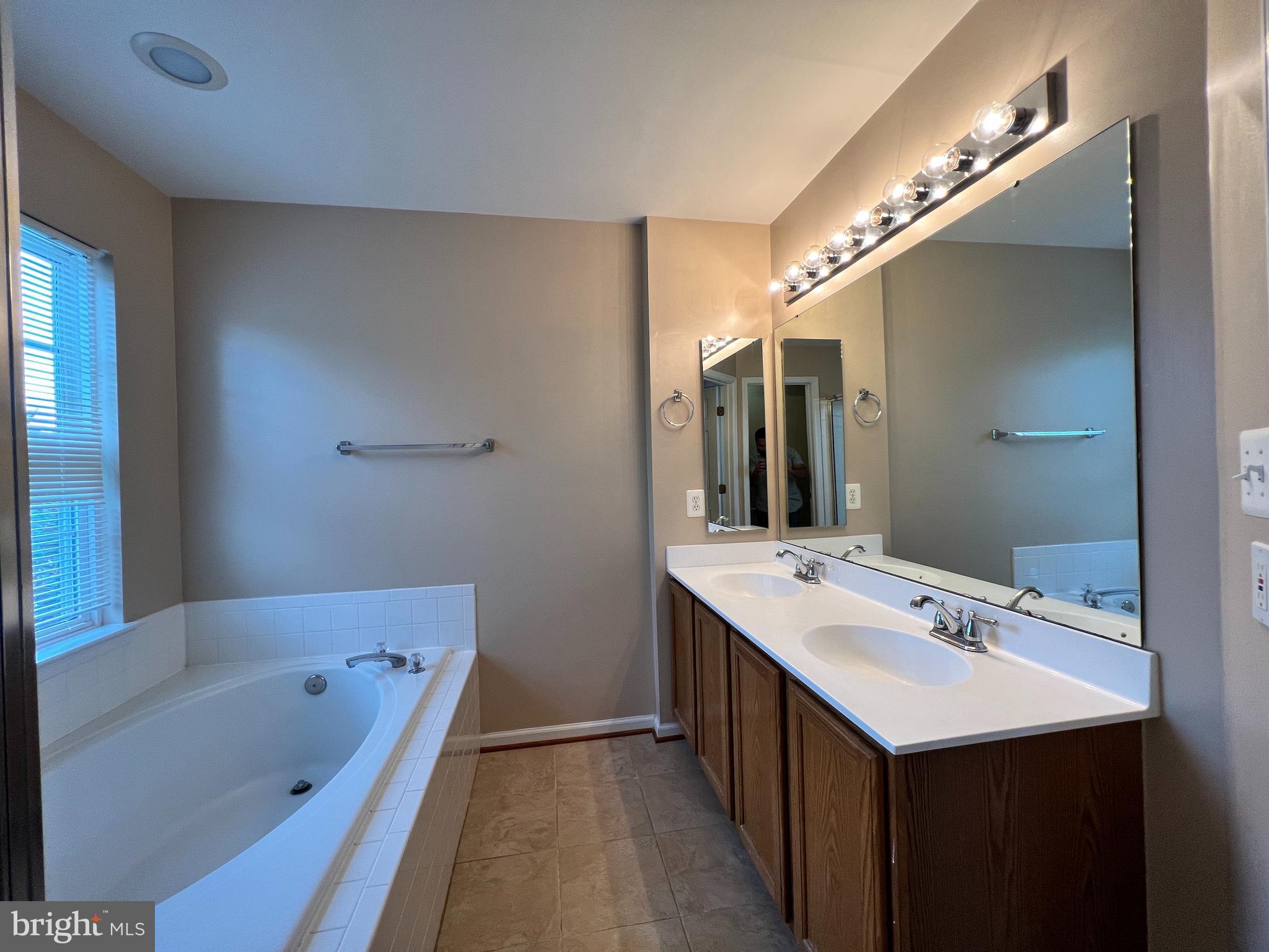 BRAEMAR/VILLAGES AT SAYBROOKE - Residential Lease