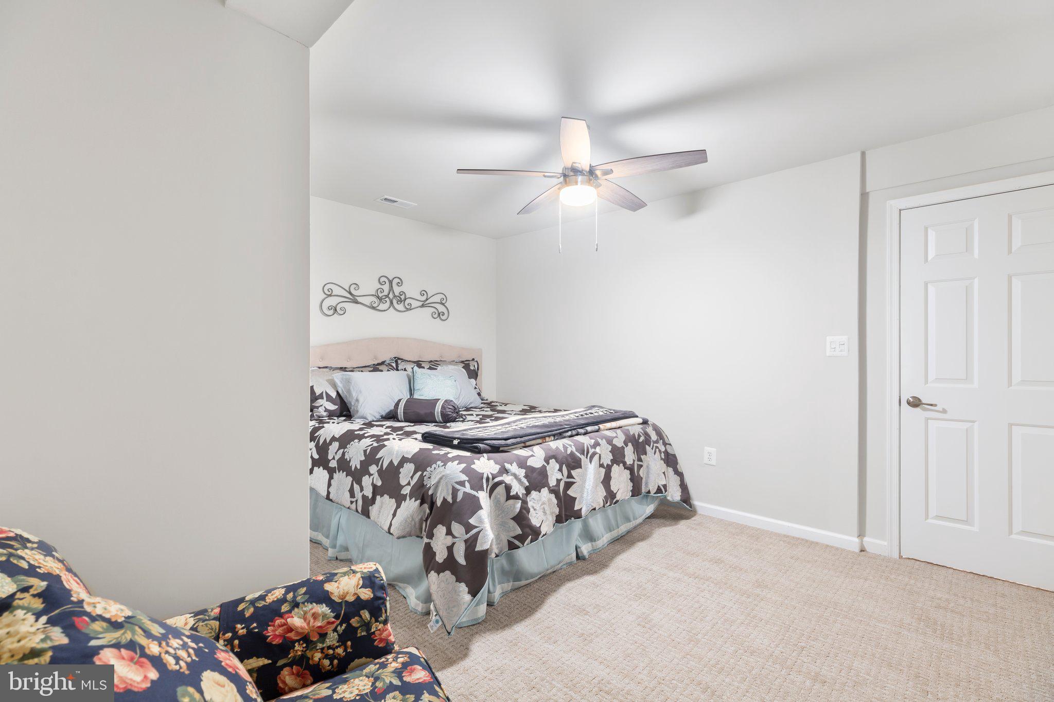 VIRGINIA HERITAGE AT LEE'S PARK - Residential