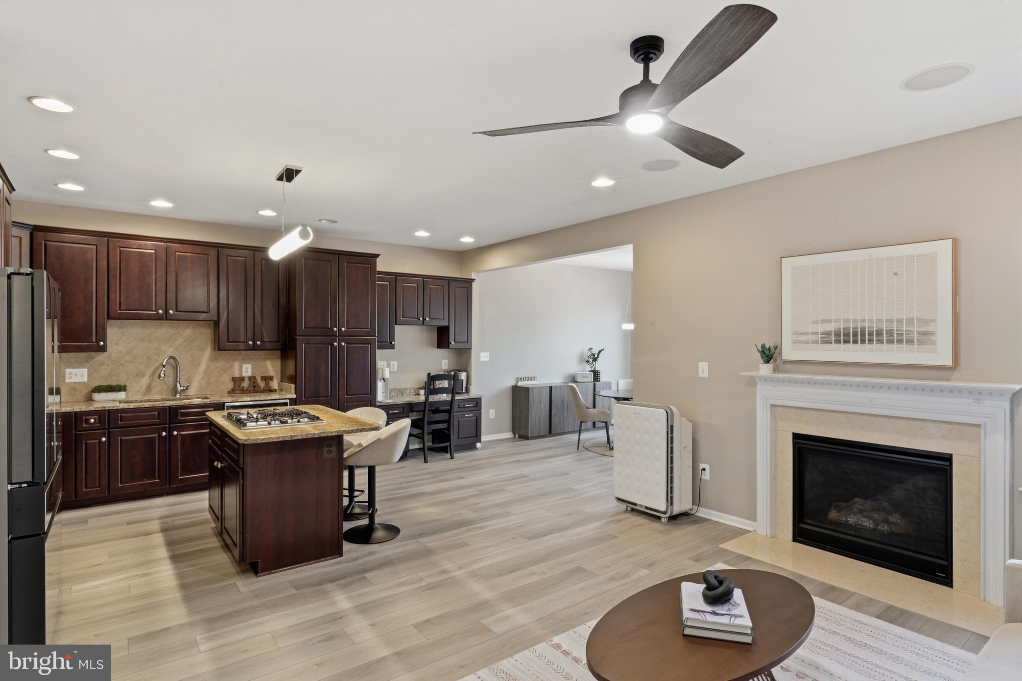 SOUTH RIDING - Residential