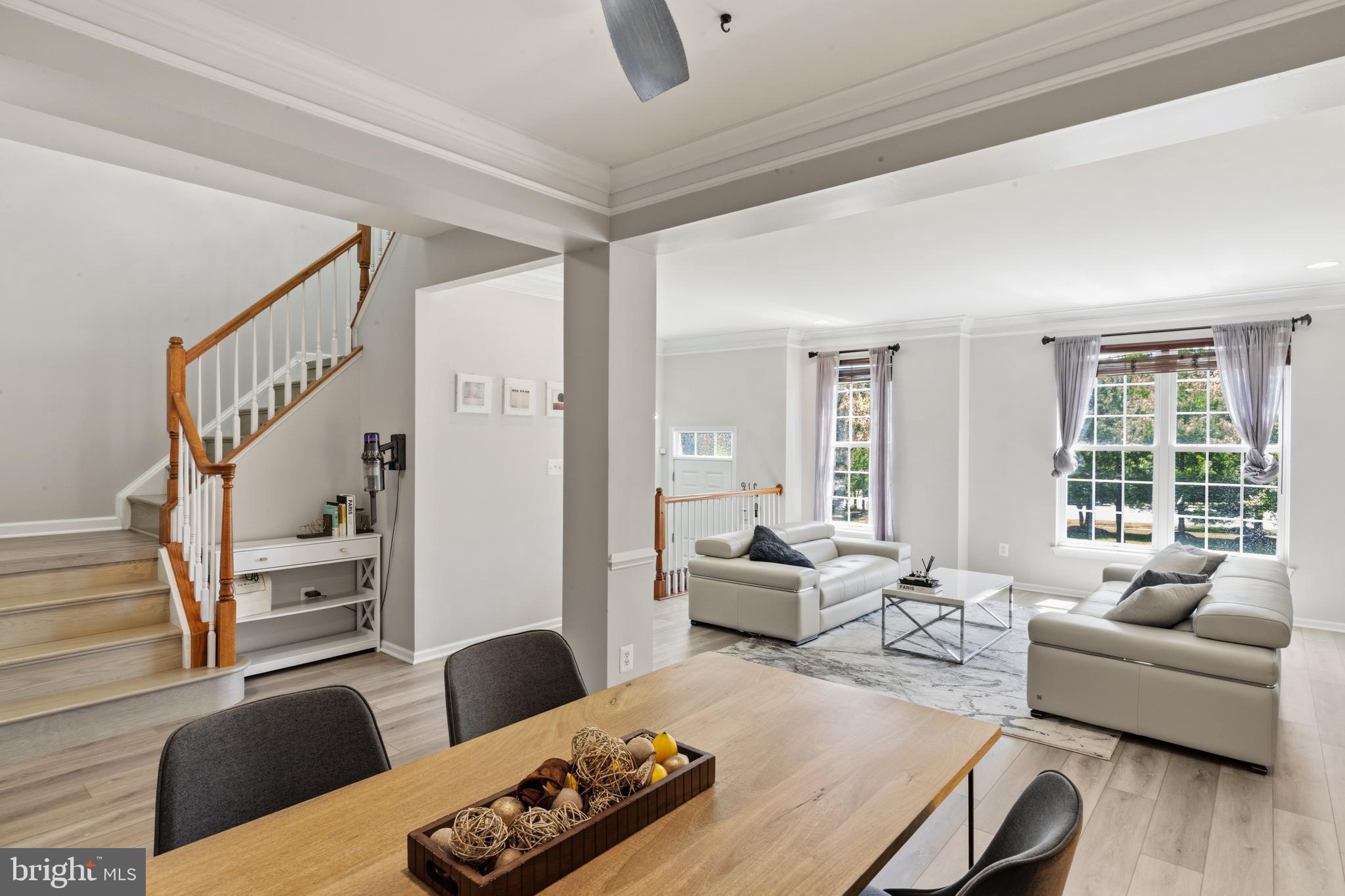 SOUTH RIDING - Residential