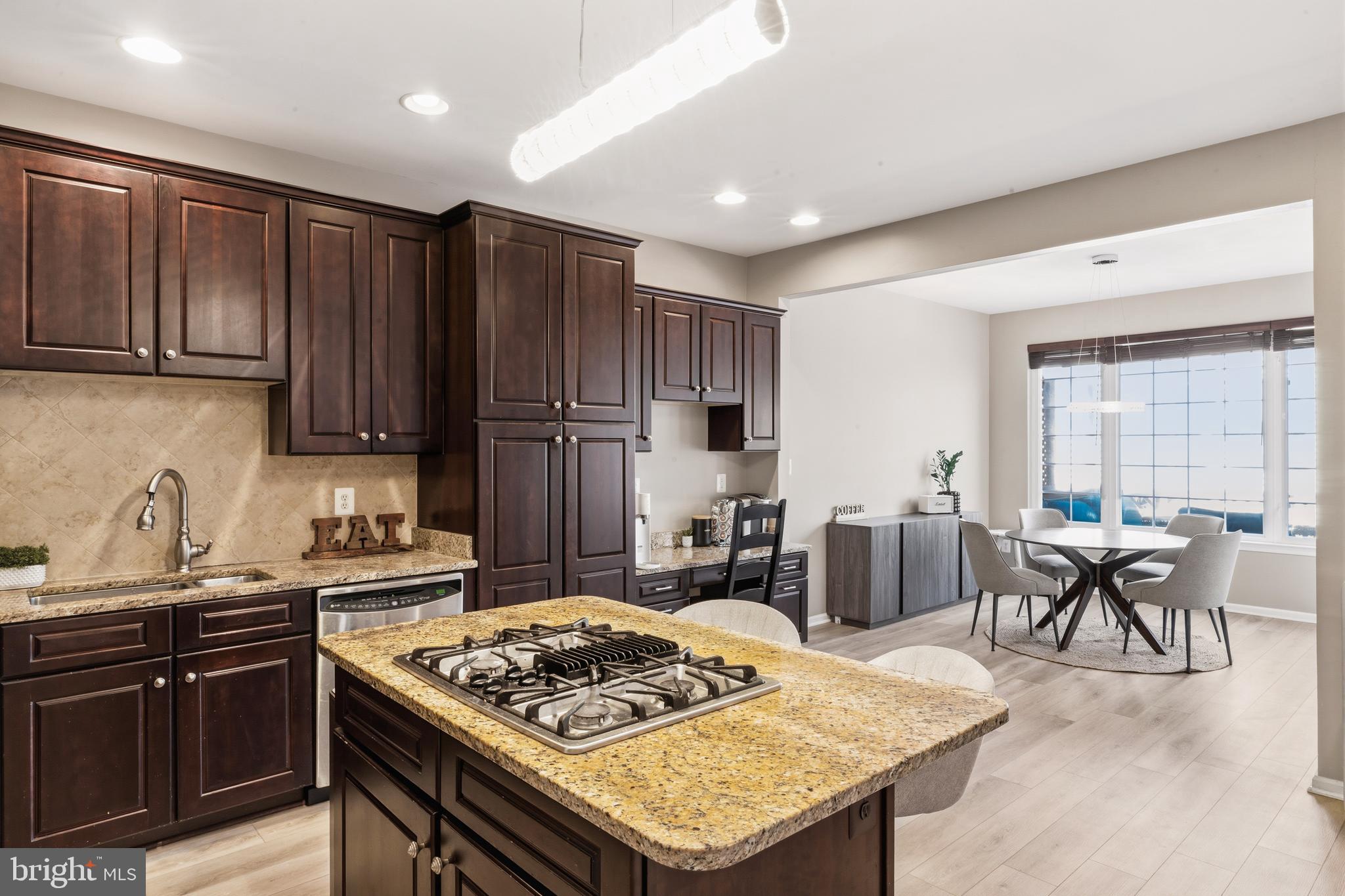 SOUTH RIDING - Residential