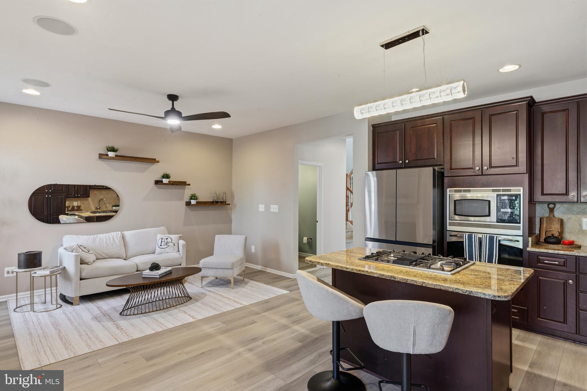 SOUTH RIDING - Residential