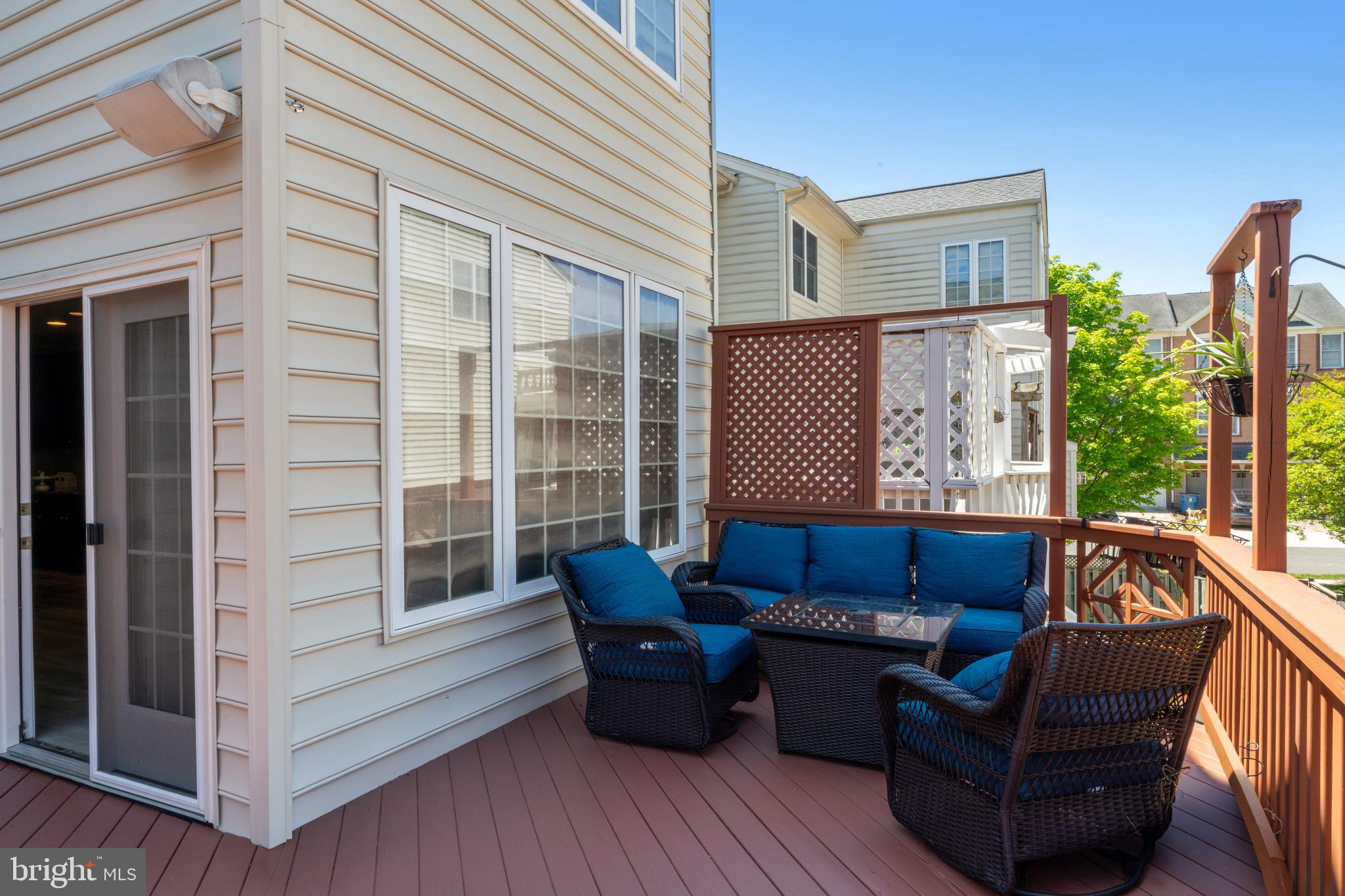 SOUTH RIDING - Residential
