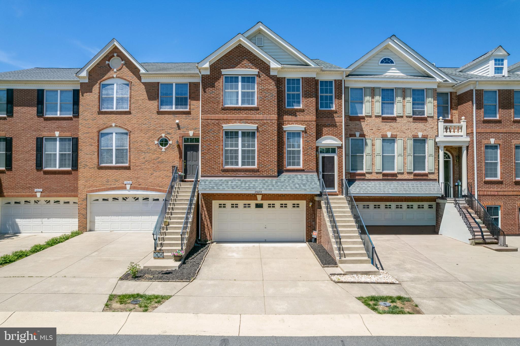 SOUTH RIDING - Residential