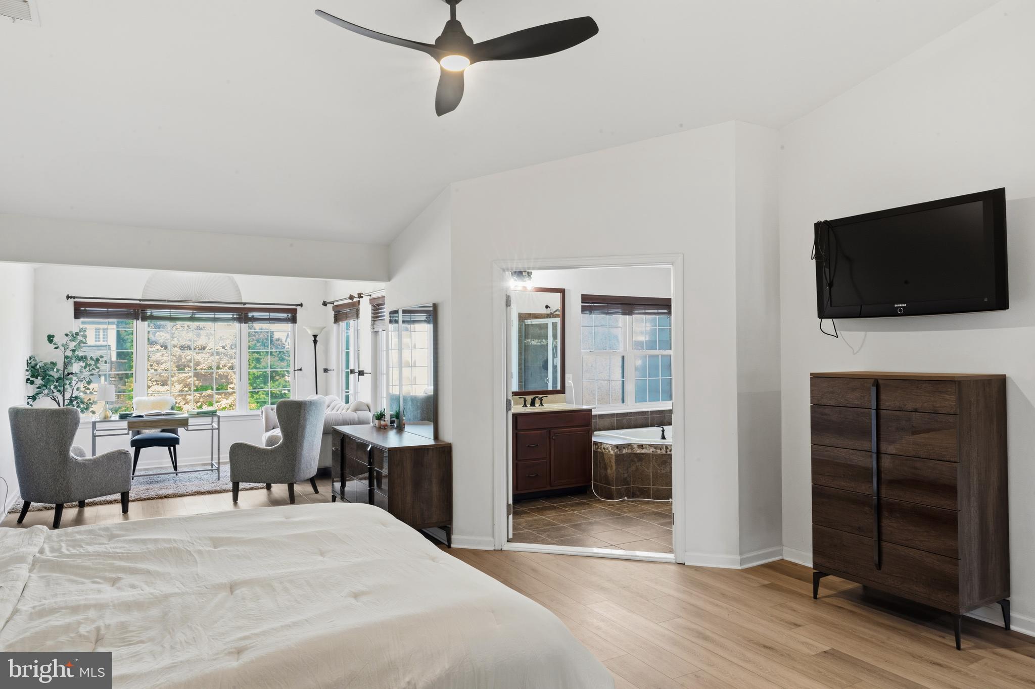 SOUTH RIDING - Residential