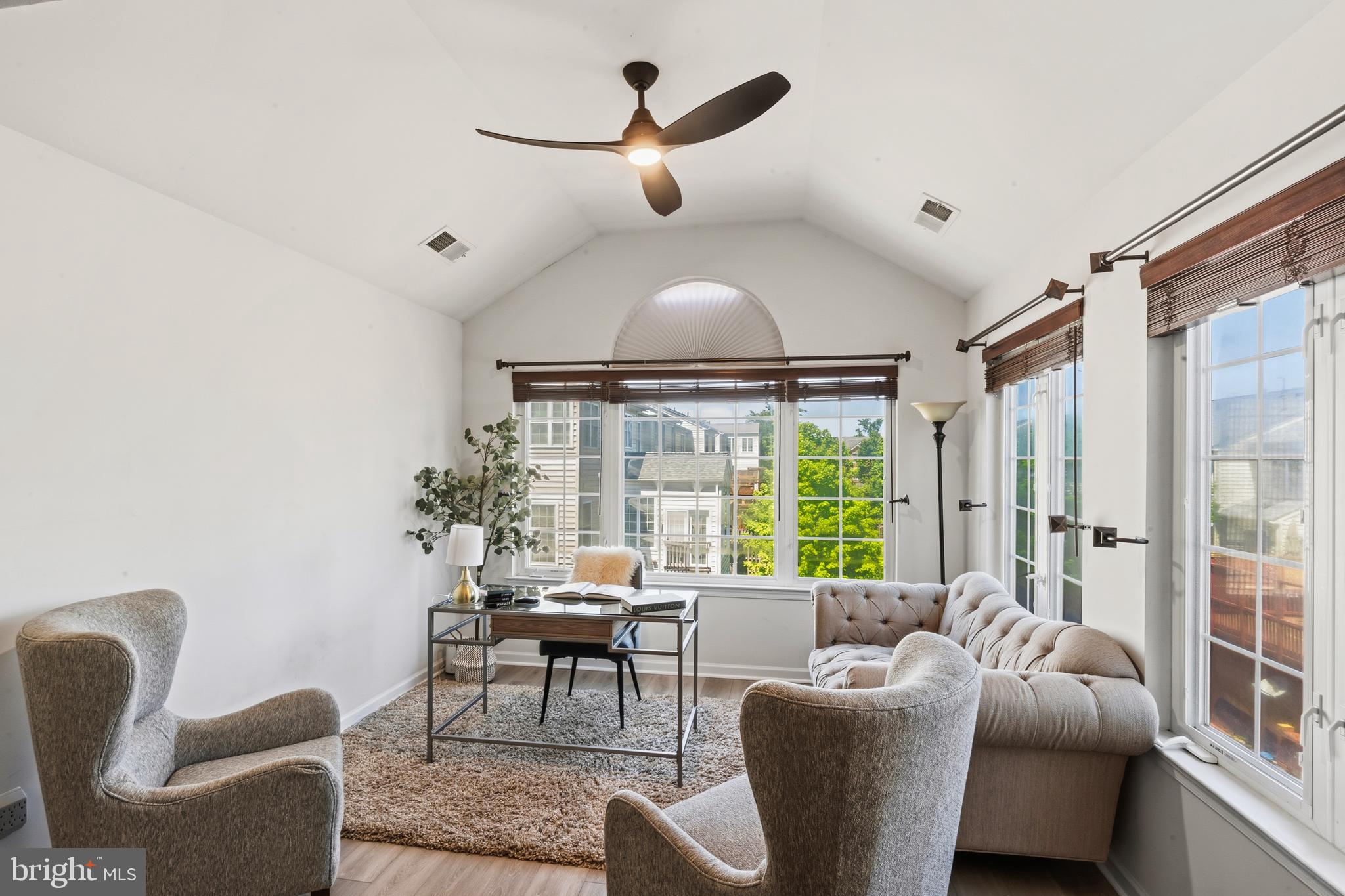 SOUTH RIDING - Residential