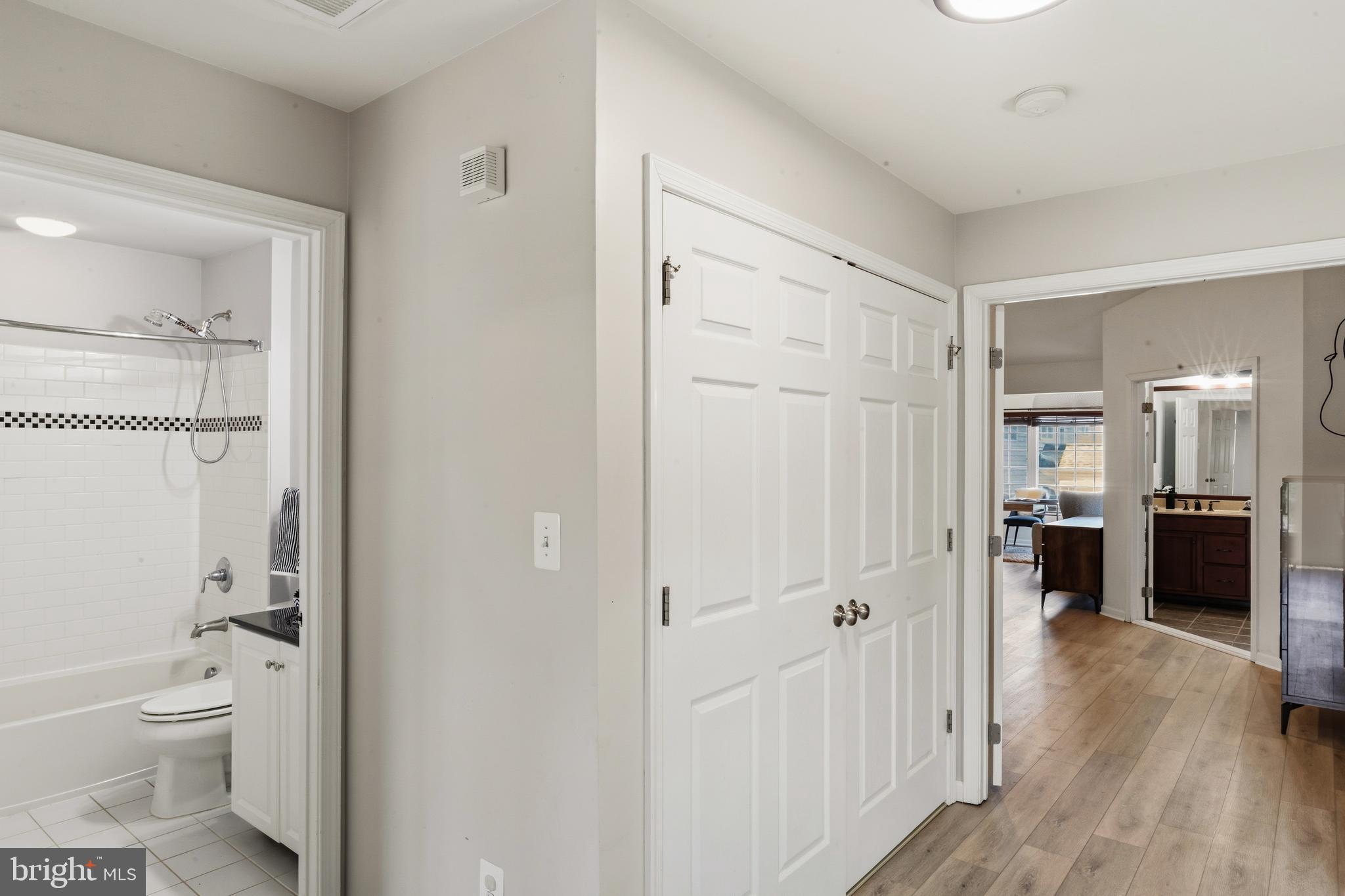 SOUTH RIDING - Residential