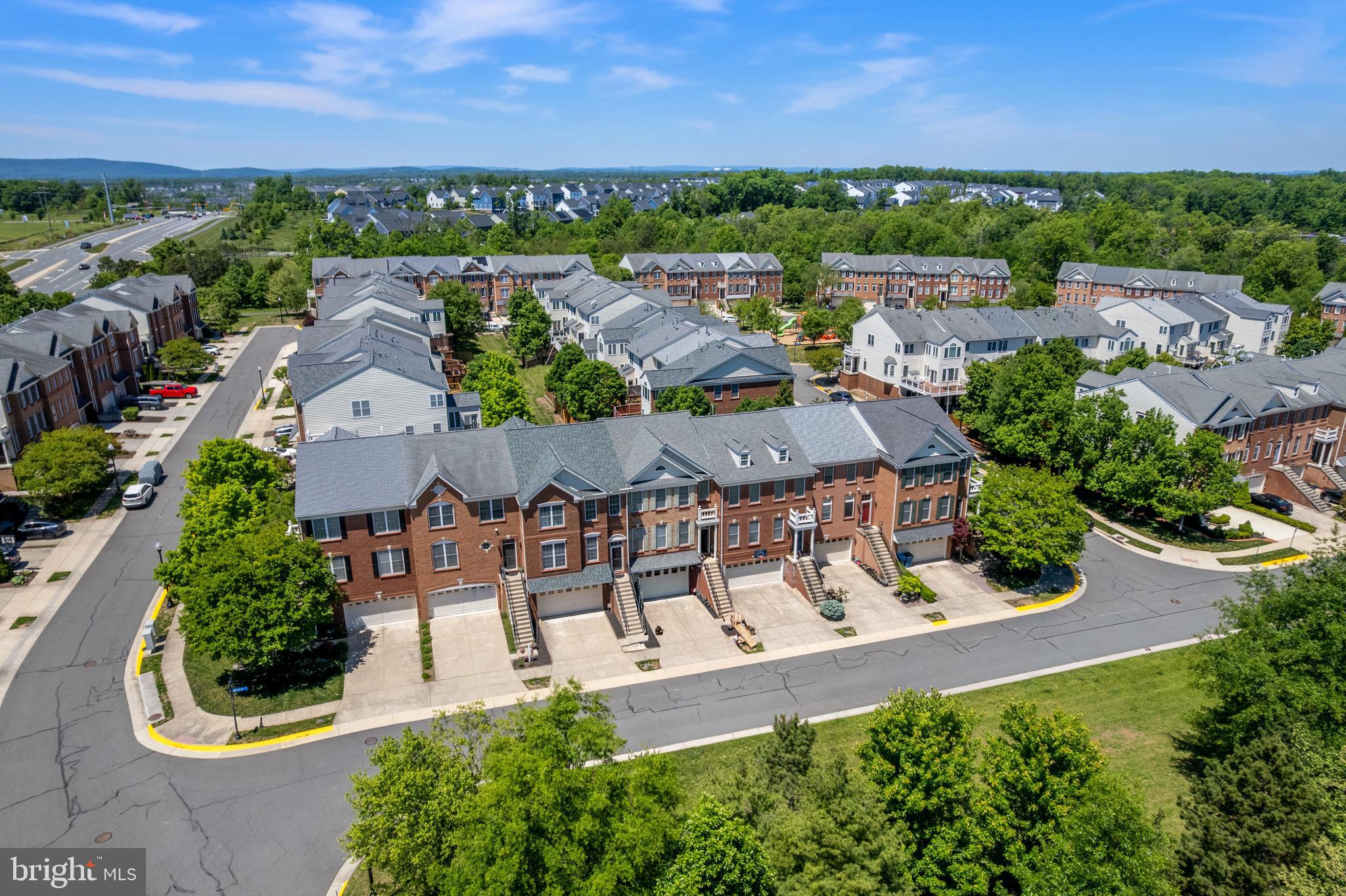 SOUTH RIDING - Residential