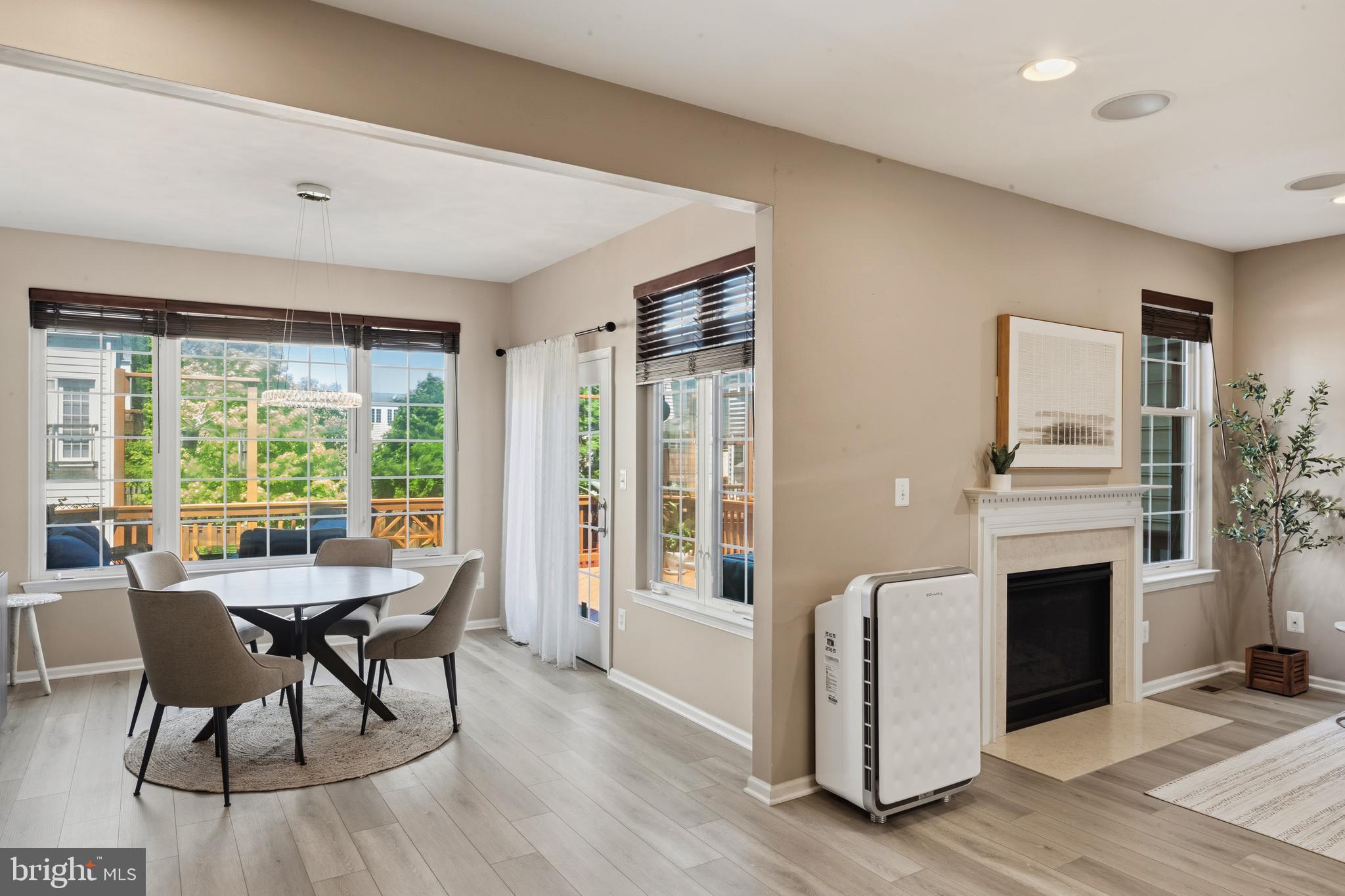 SOUTH RIDING - Residential