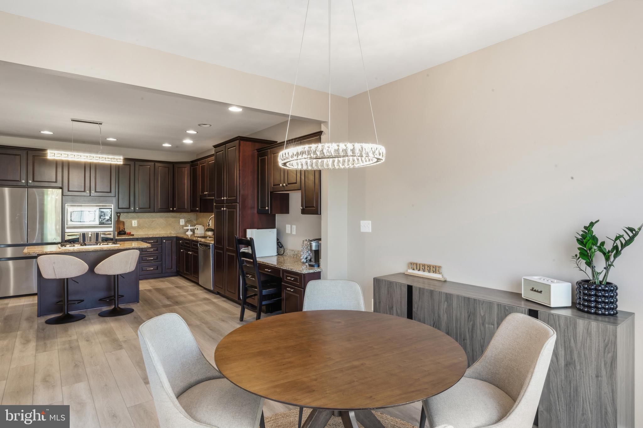 SOUTH RIDING - Residential