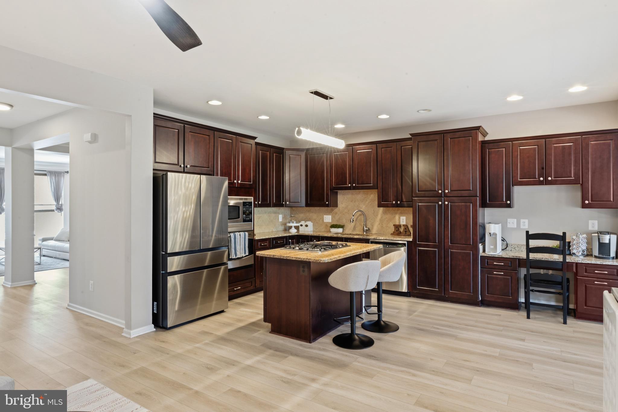 SOUTH RIDING - Residential