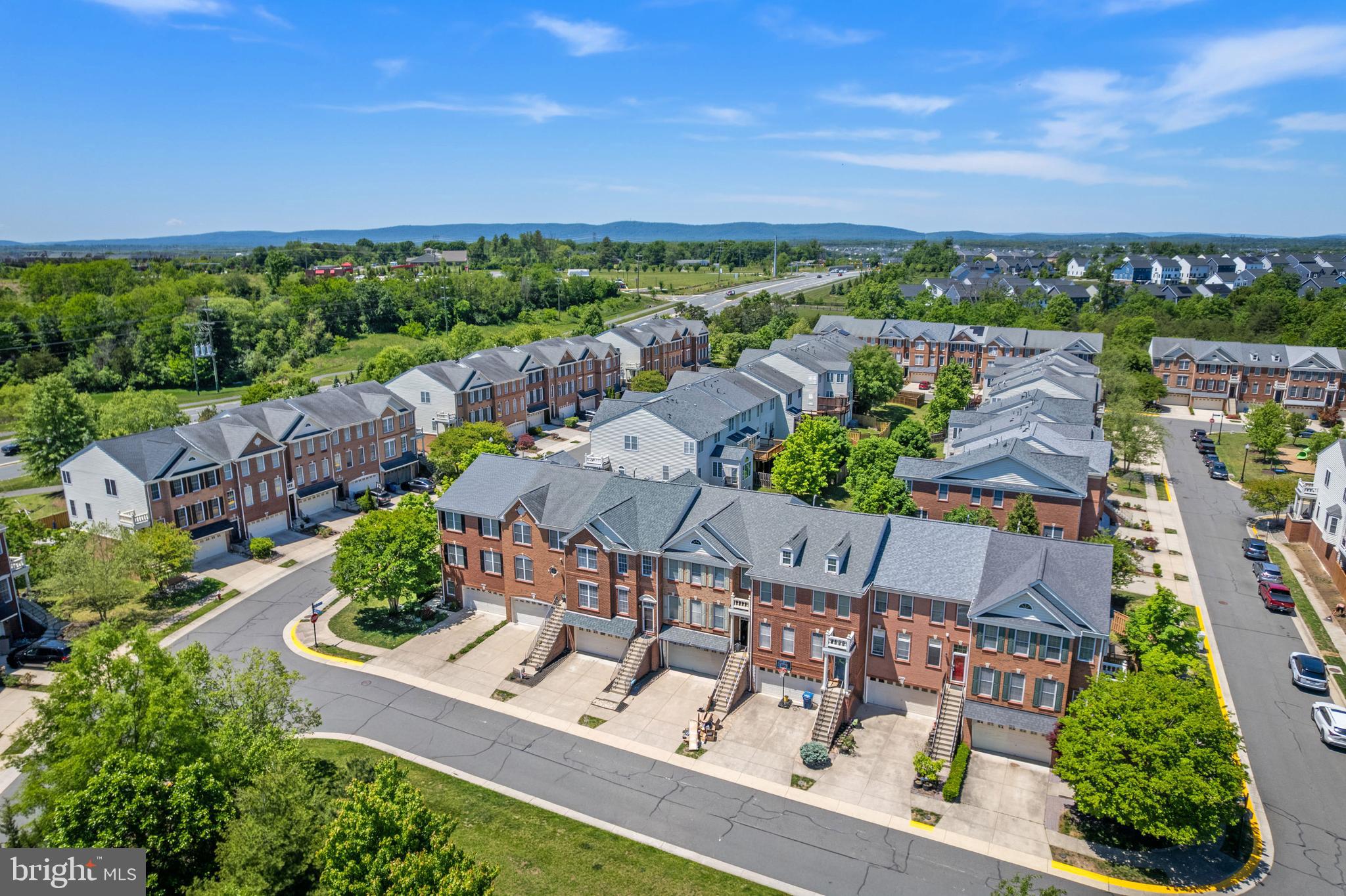 SOUTH RIDING - Residential