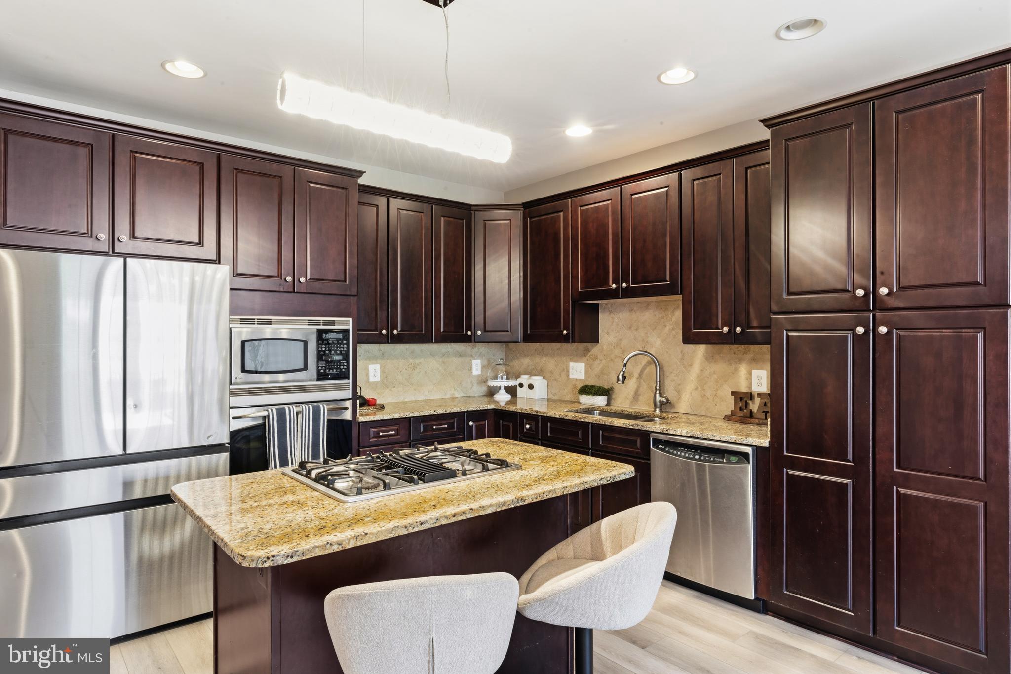 SOUTH RIDING - Residential