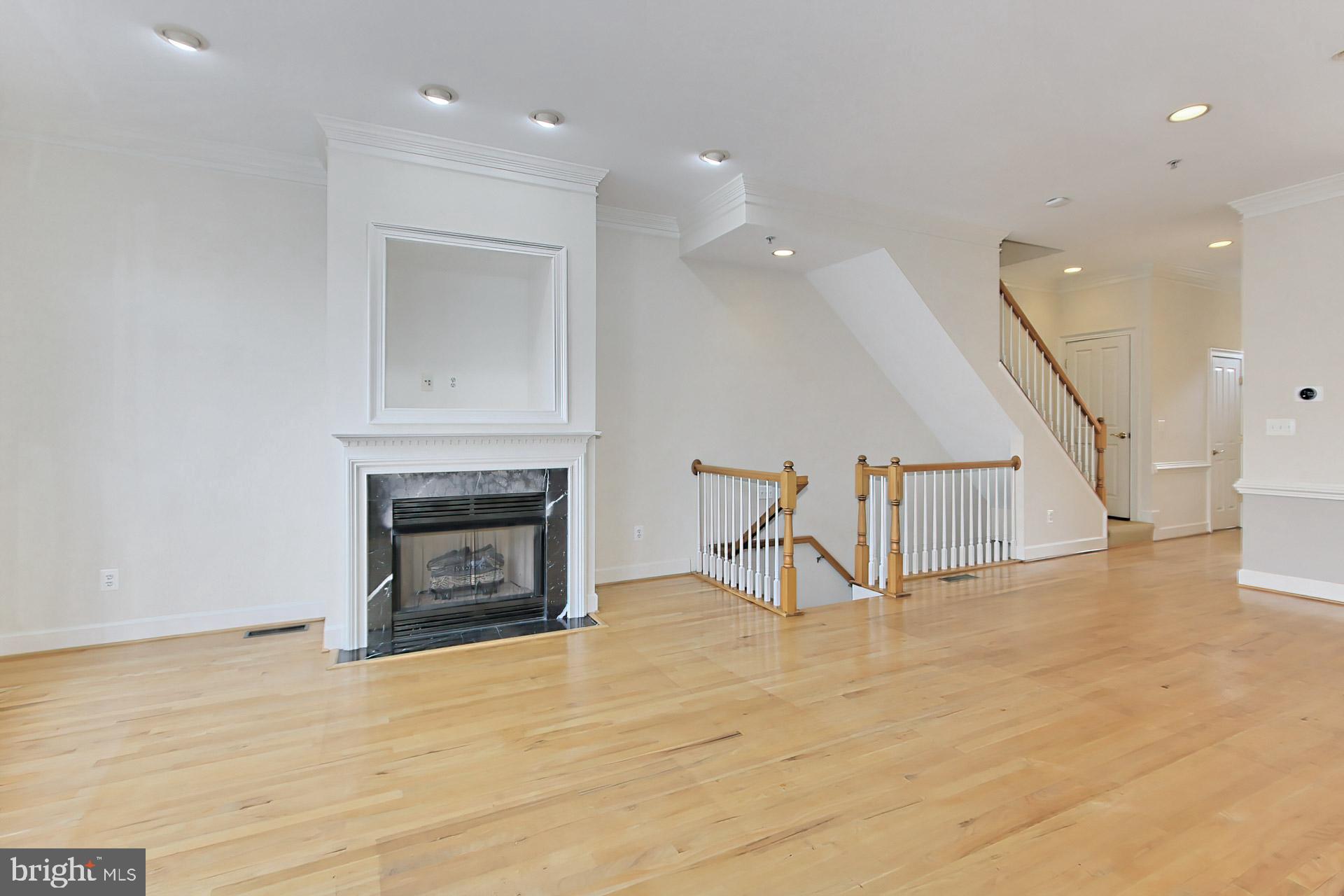 CARLYLE - Residential