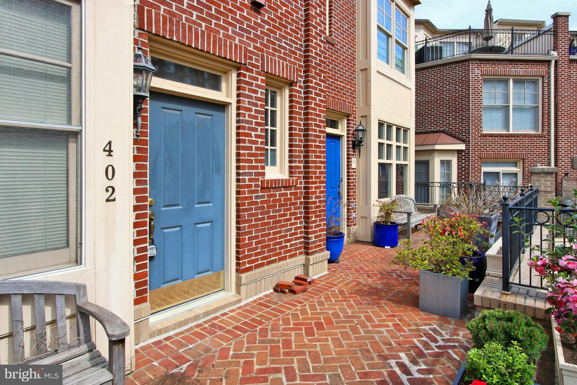 CARLYLE - Residential