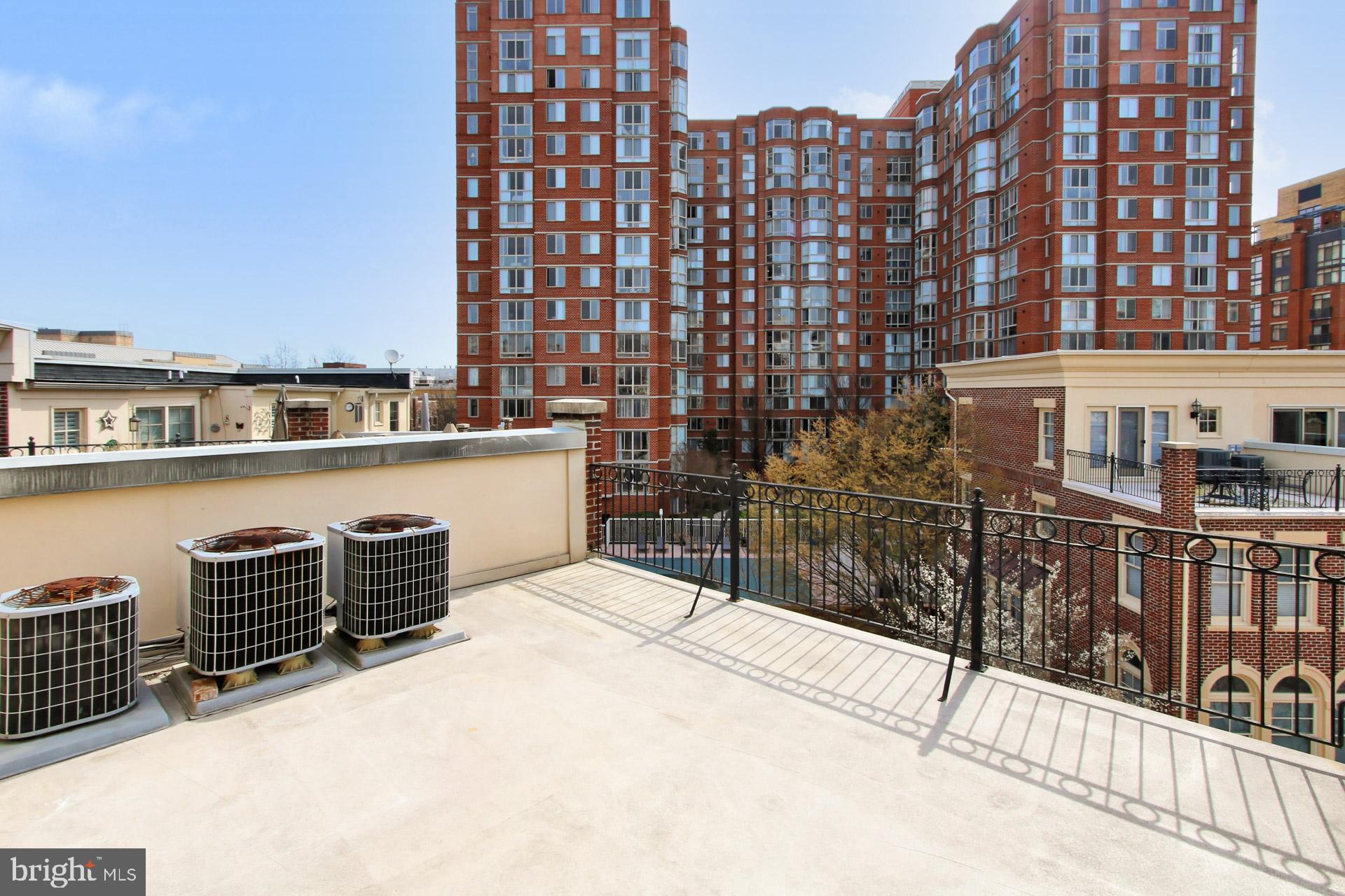 CARLYLE - Residential