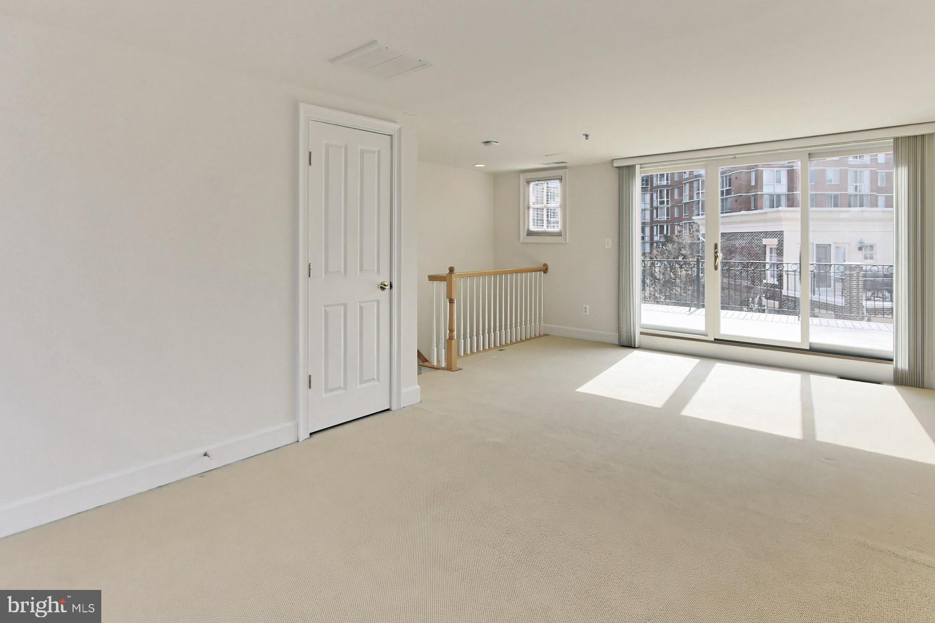 CARLYLE - Residential