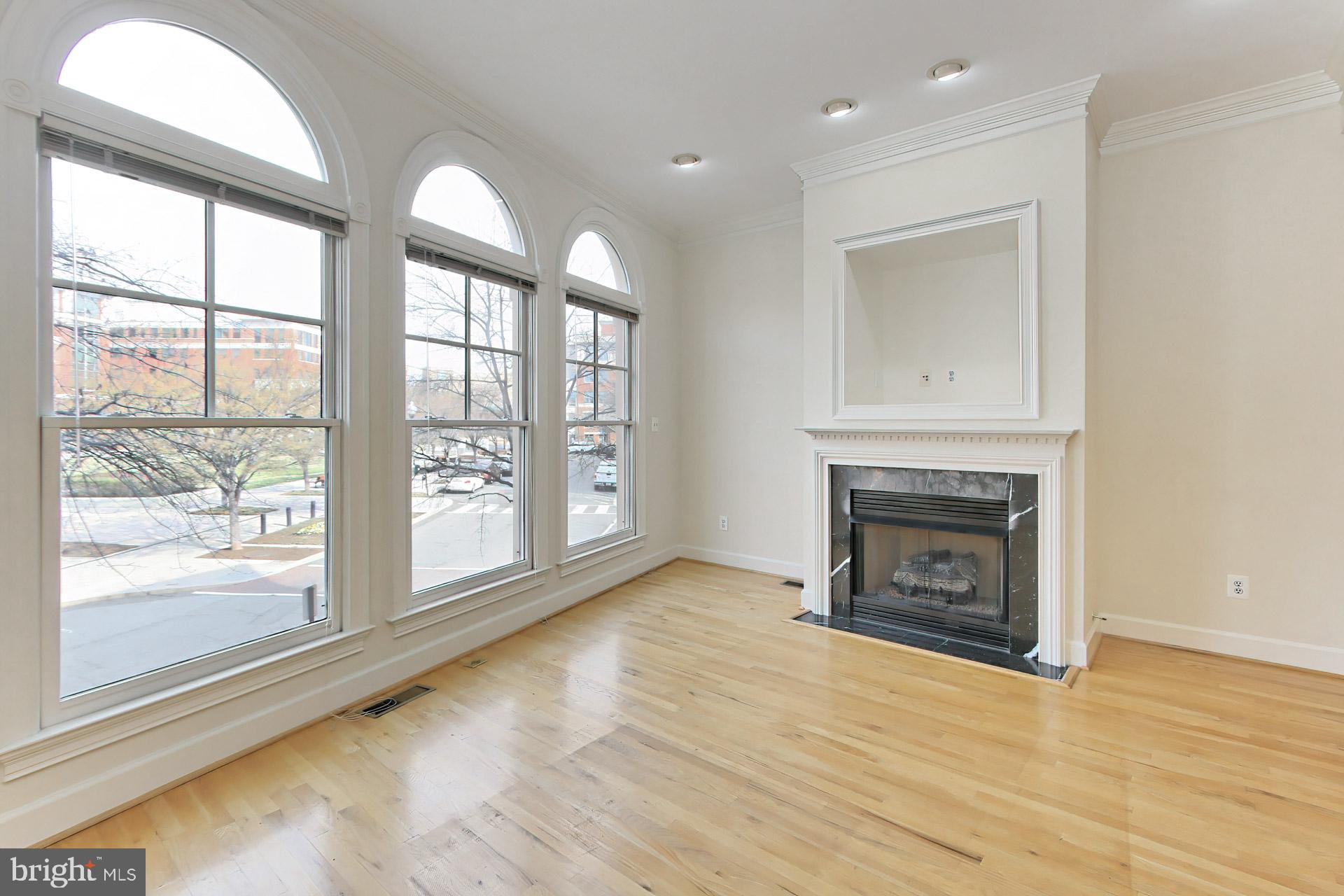 CARLYLE - Residential