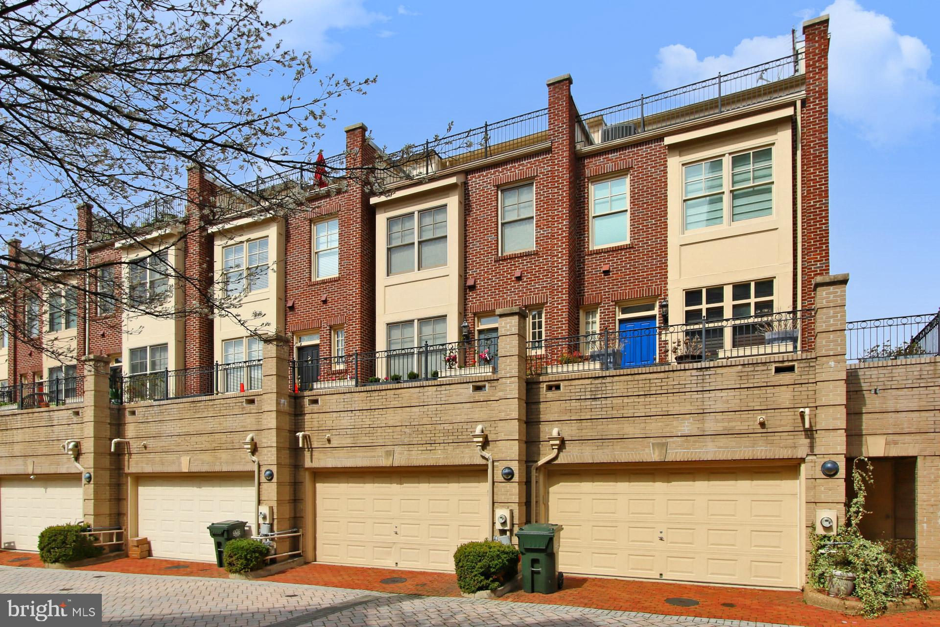 CARLYLE - Residential