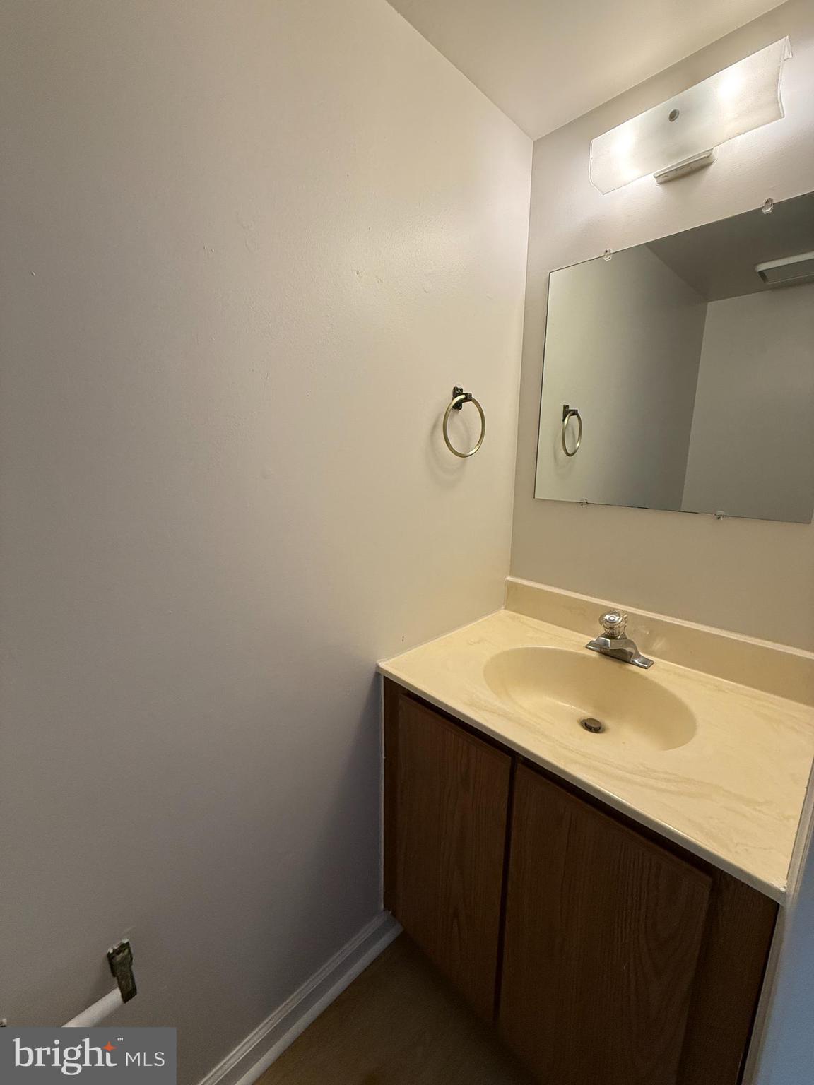 KINGS WOOD TOWNHOMES - Residential Lease