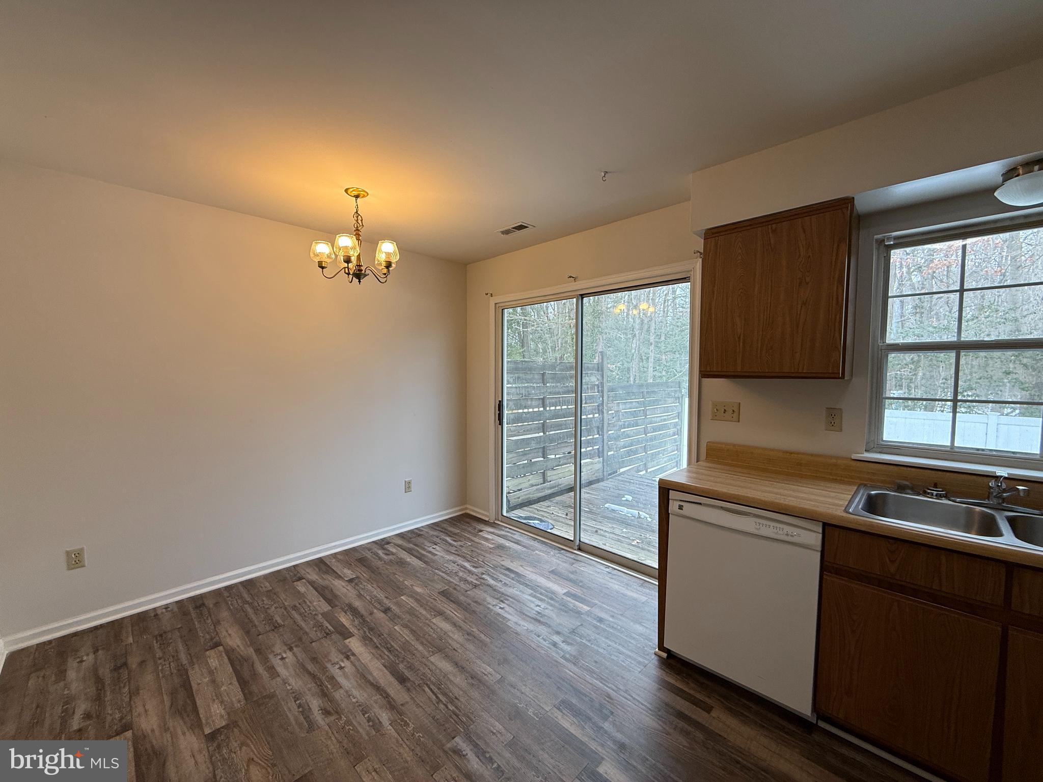 KINGS WOOD TOWNHOMES - Residential Lease