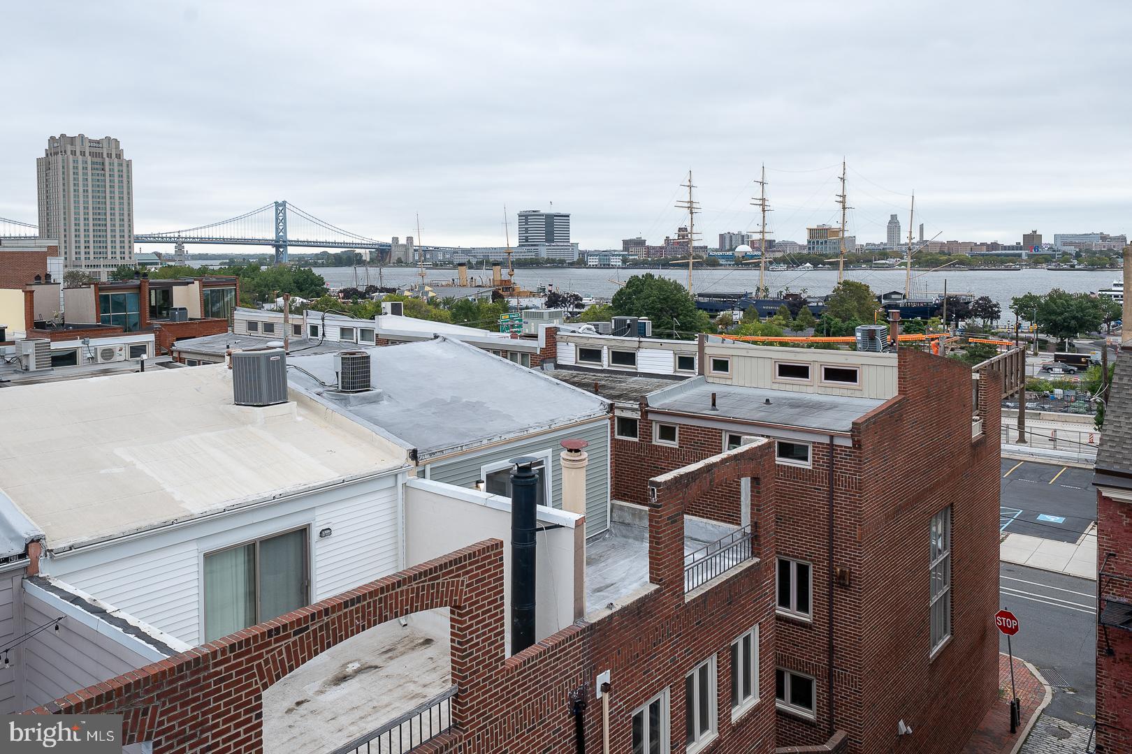 SOCIETY HILL - Residential