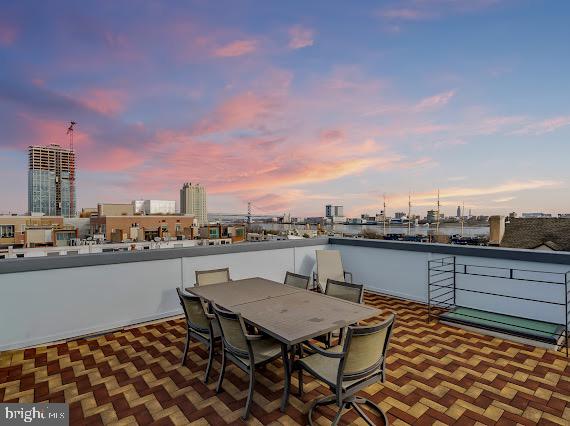 SOCIETY HILL - Residential