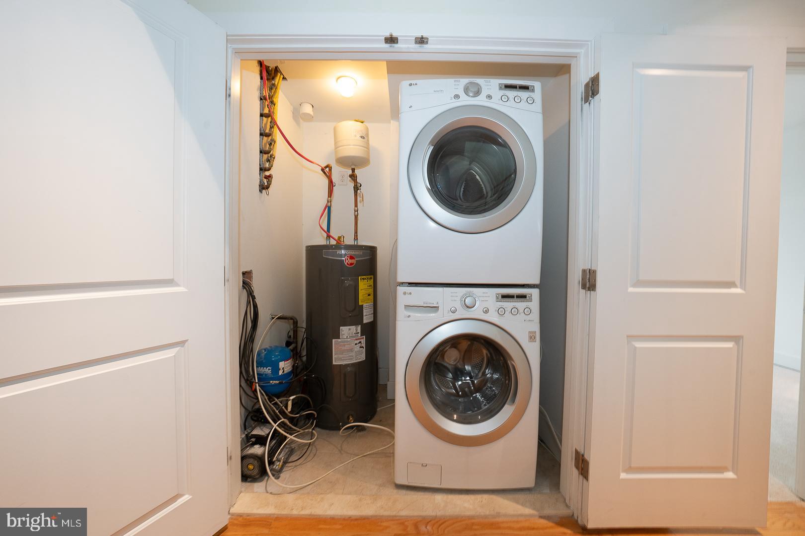 SOCIETY HILL - Residential