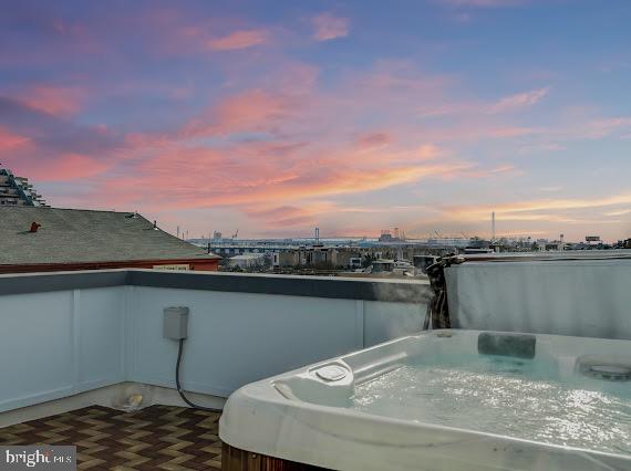 SOCIETY HILL - Residential