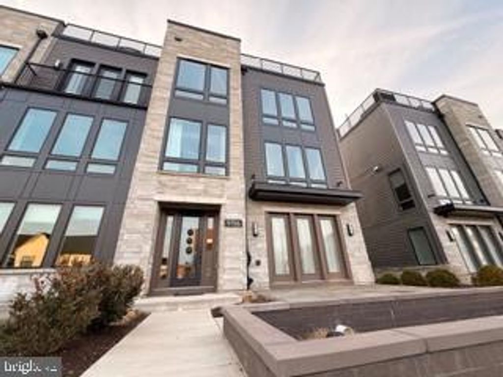 Photo of 9756 Windflower Way, BETHESDA, MD 20817 (MLS # MDMC2223036)