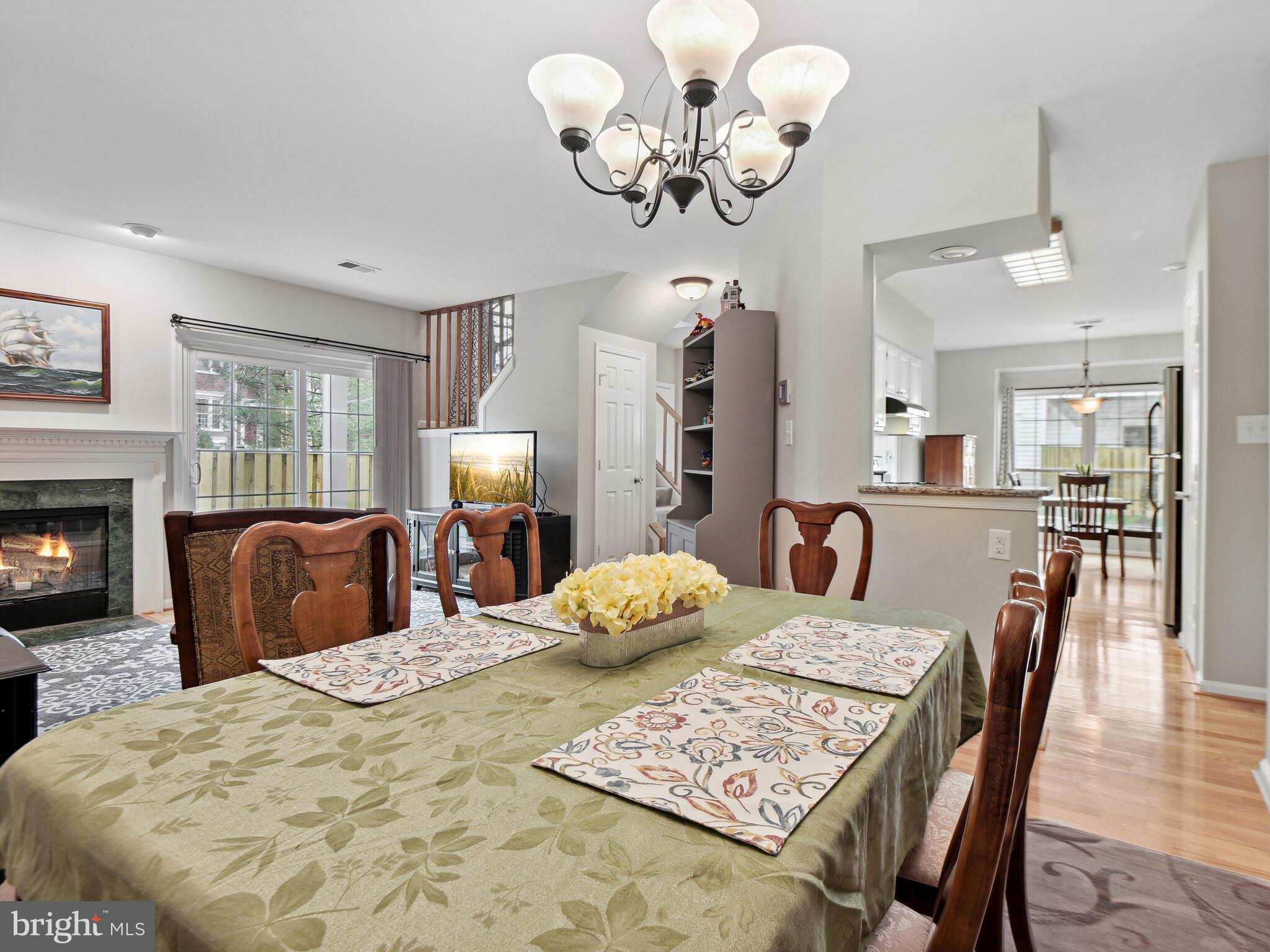 LIFESTYLE AT SULLY STATION - Residential