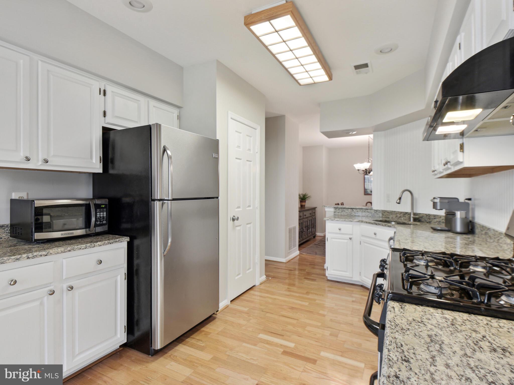 LIFESTYLE AT SULLY STATION - Residential