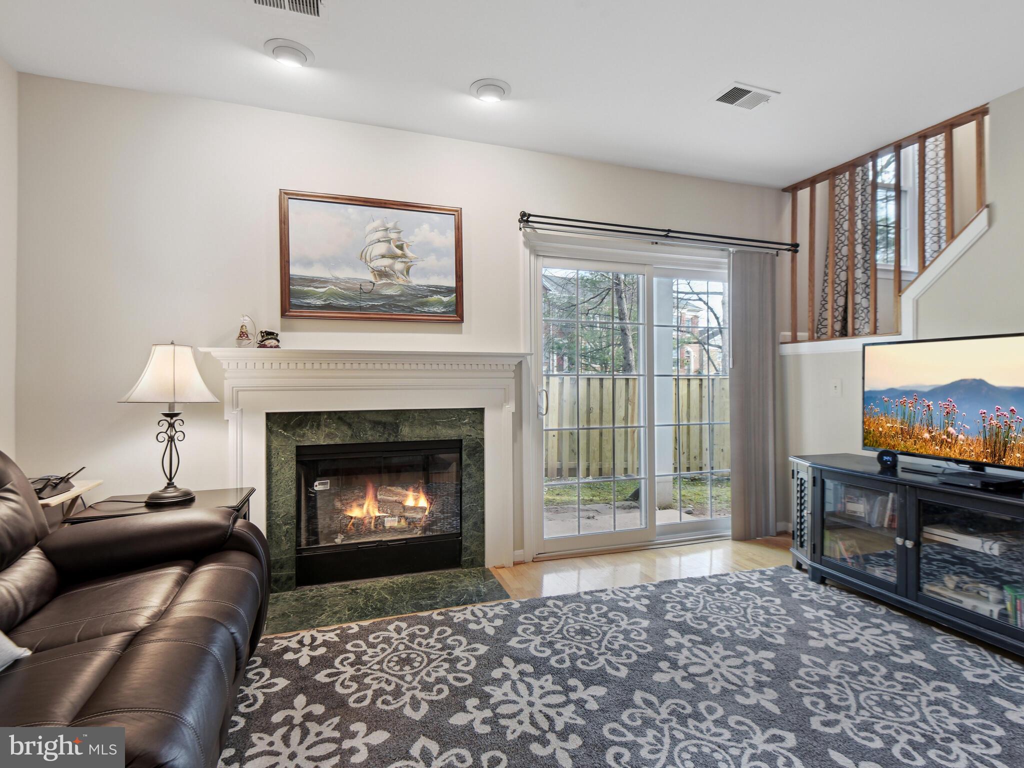 LIFESTYLE AT SULLY STATION - Residential