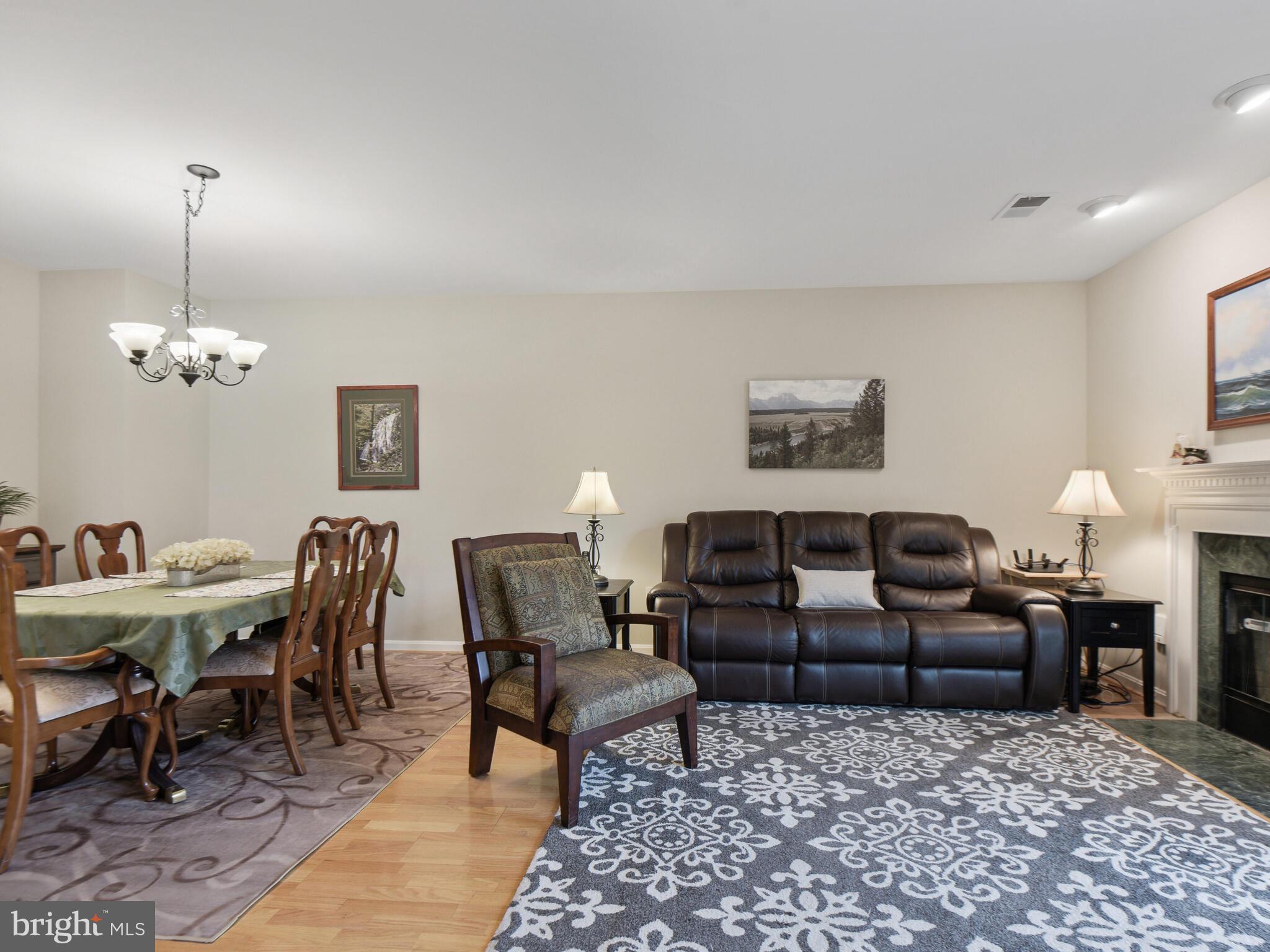 LIFESTYLE AT SULLY STATION - Residential