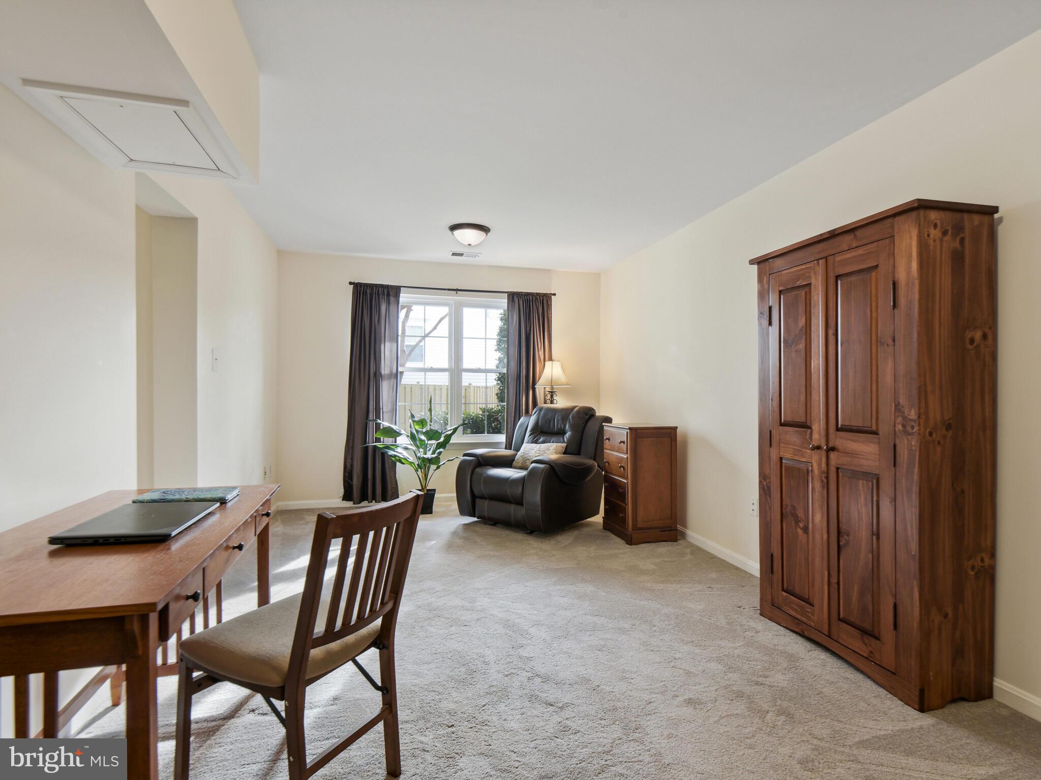 LIFESTYLE AT SULLY STATION - Residential