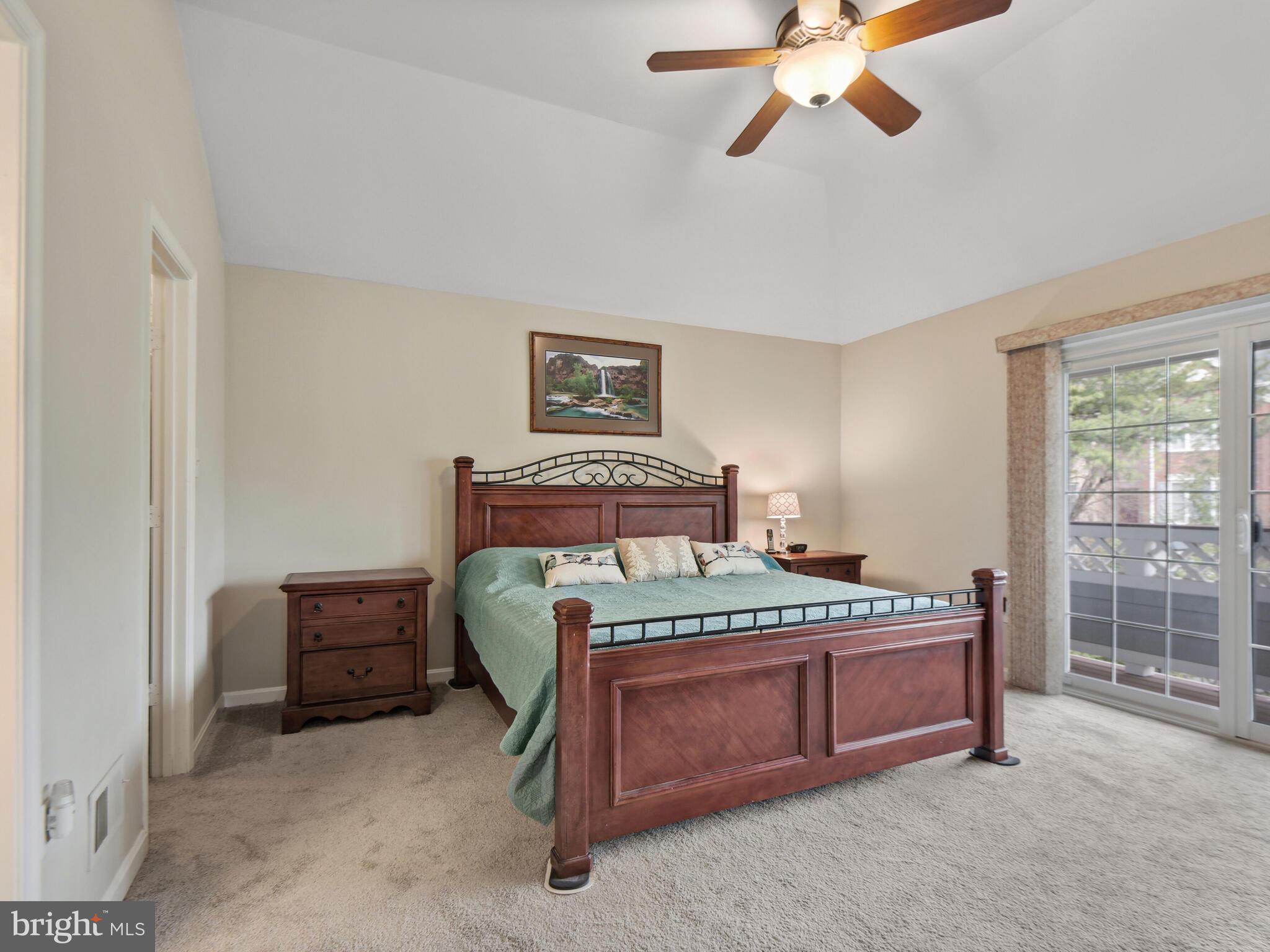 LIFESTYLE AT SULLY STATION - Residential