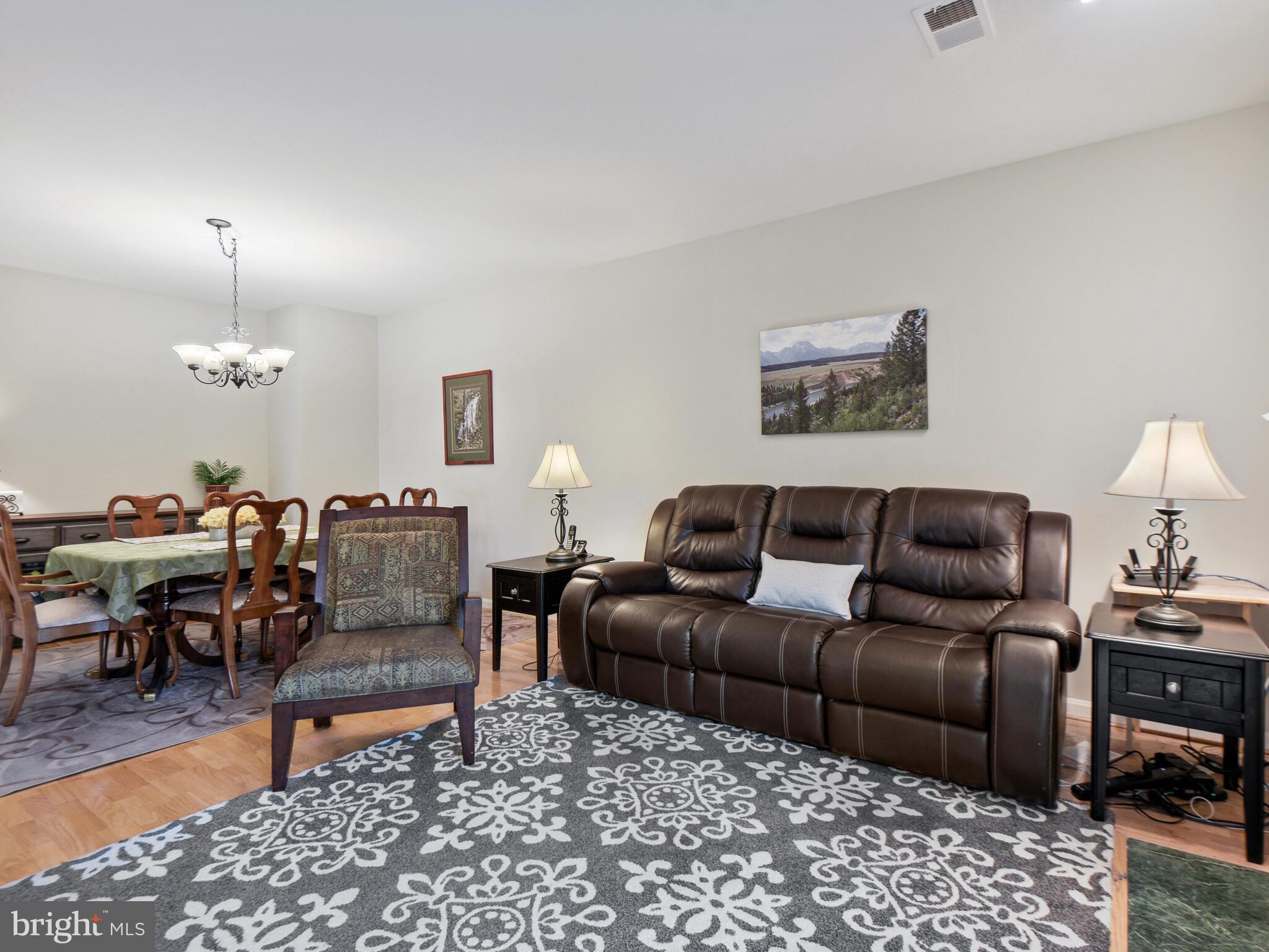 LIFESTYLE AT SULLY STATION - Residential