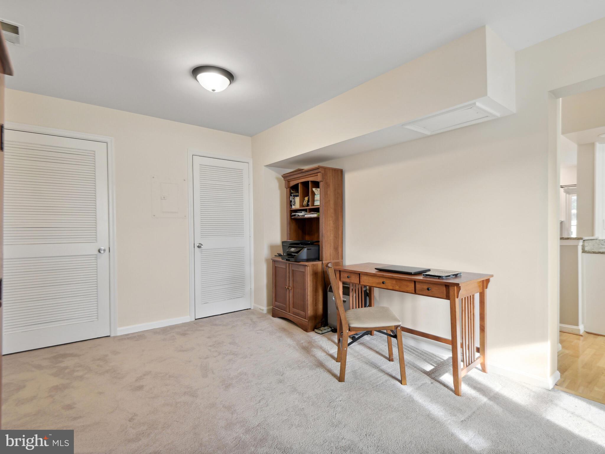 LIFESTYLE AT SULLY STATION - Residential