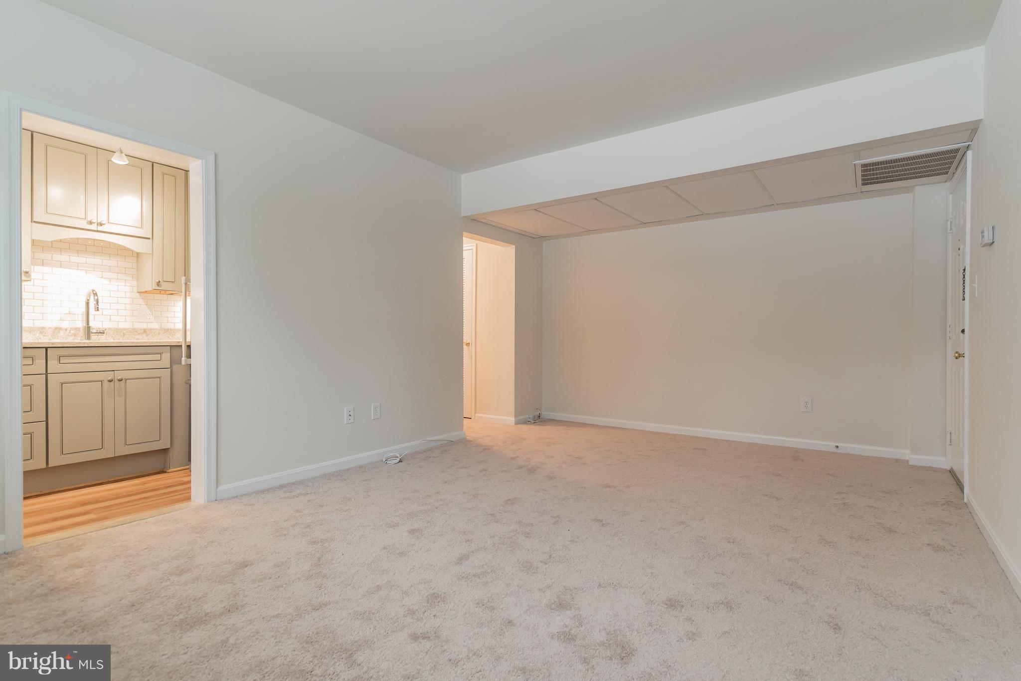 COLONIAL VILLAGE - Residential Lease