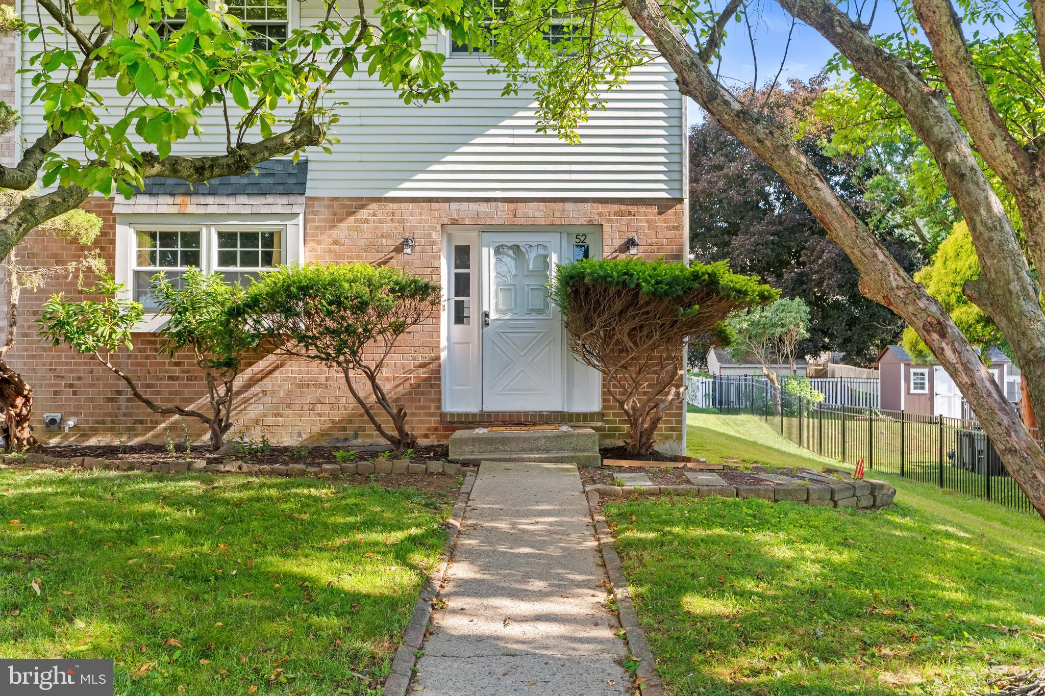 52 WILLOW STREET