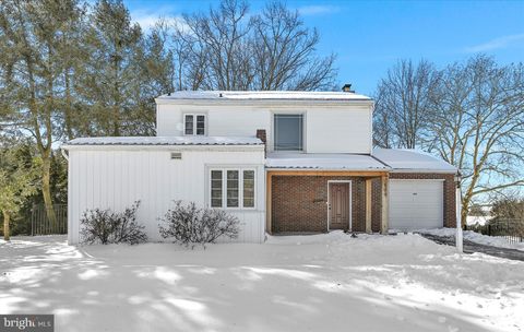 109 E PINE STREET EPHRATA PA 17522