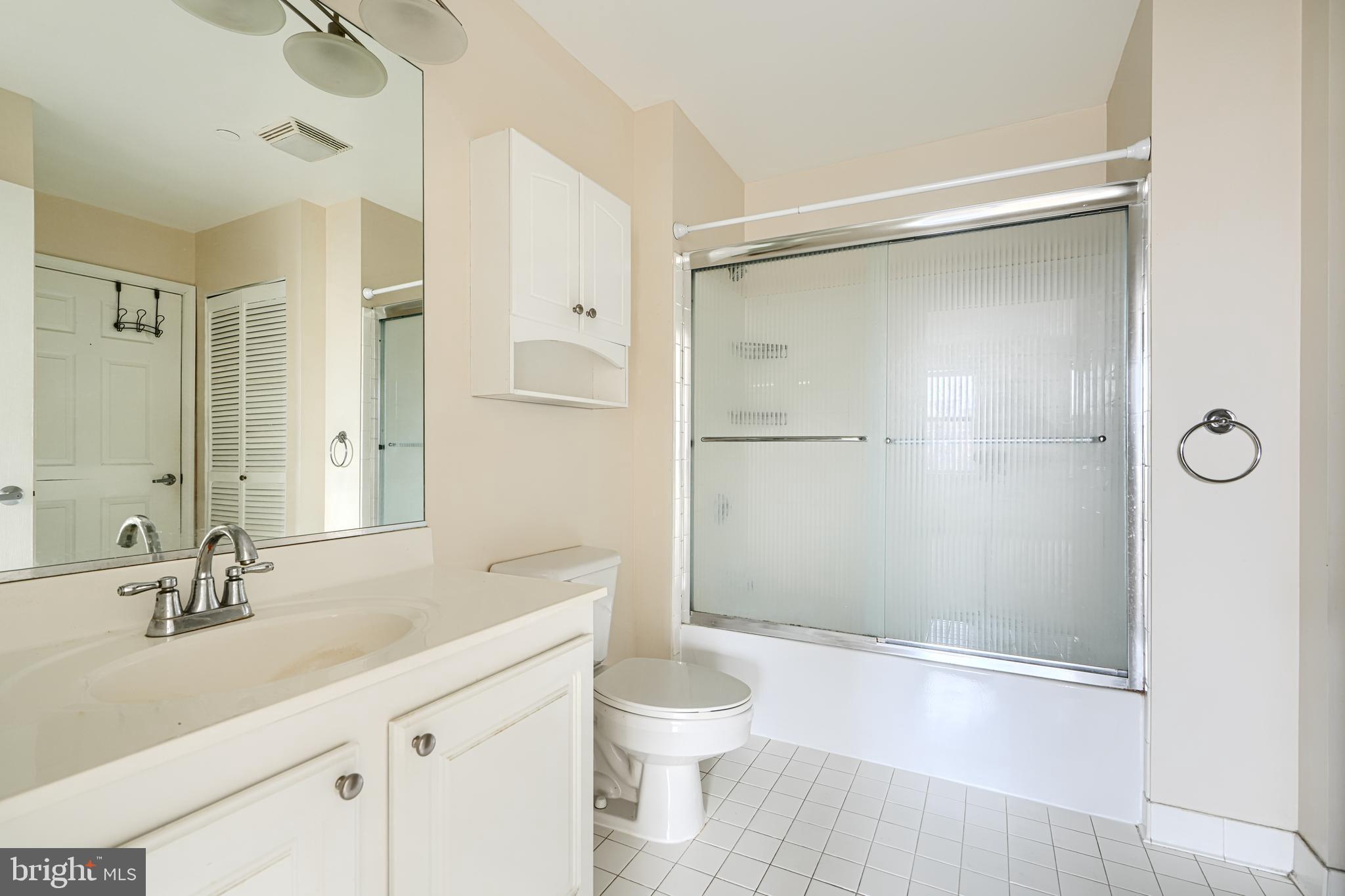 PIERSIDE AT HARBORVIEW - Residential Lease