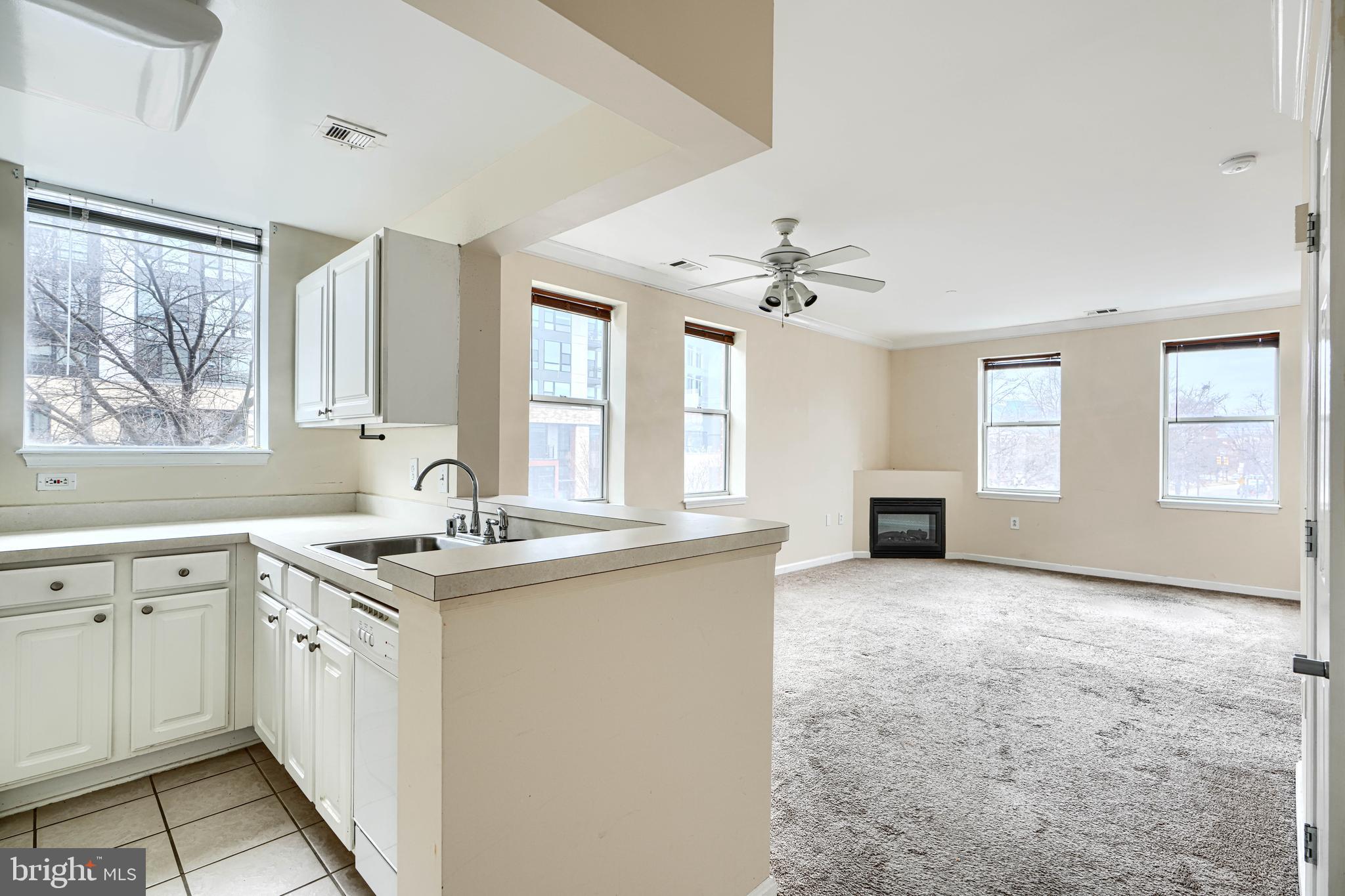 PIERSIDE AT HARBORVIEW - Residential Lease